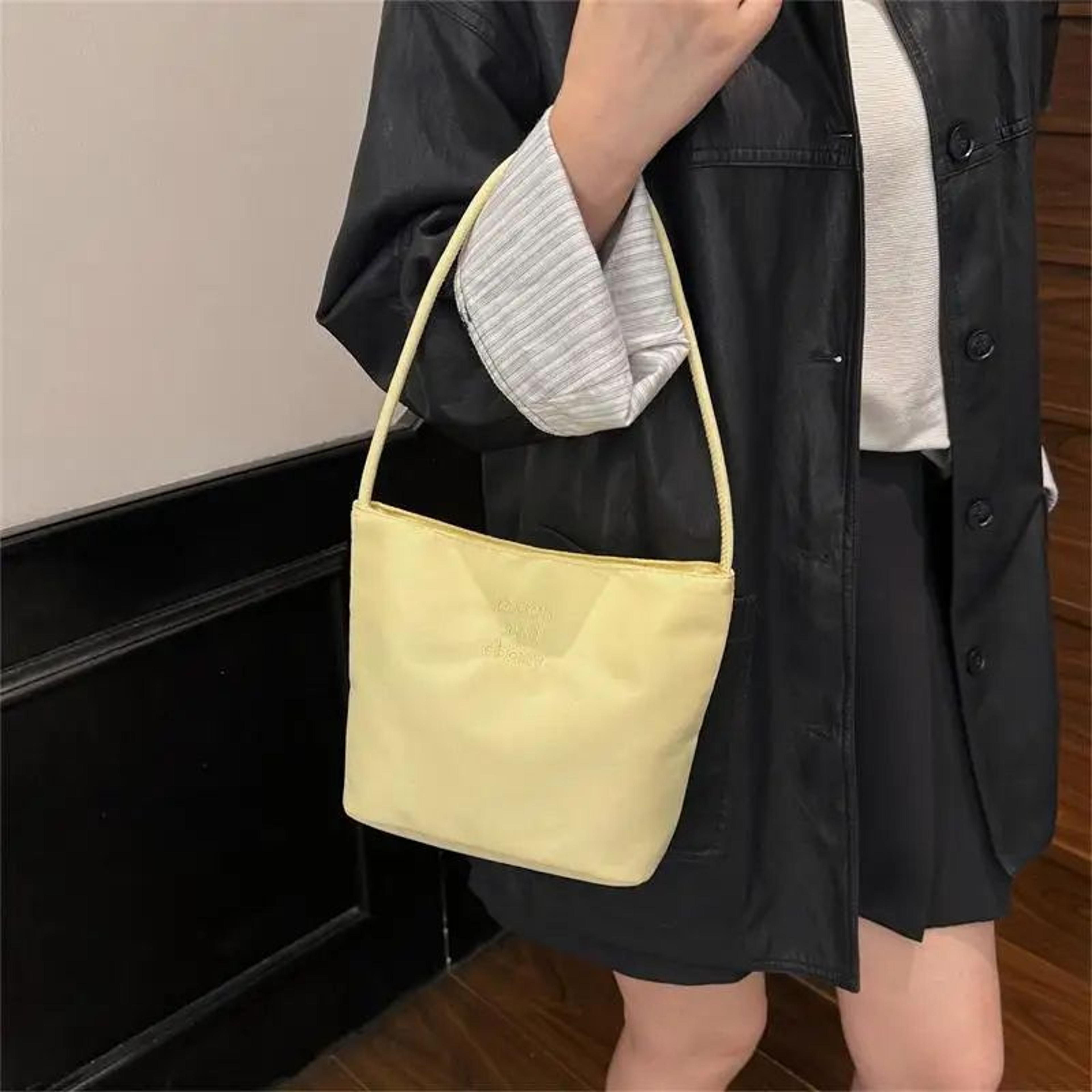 High Capacity Waterproof Shoulder Bag 1