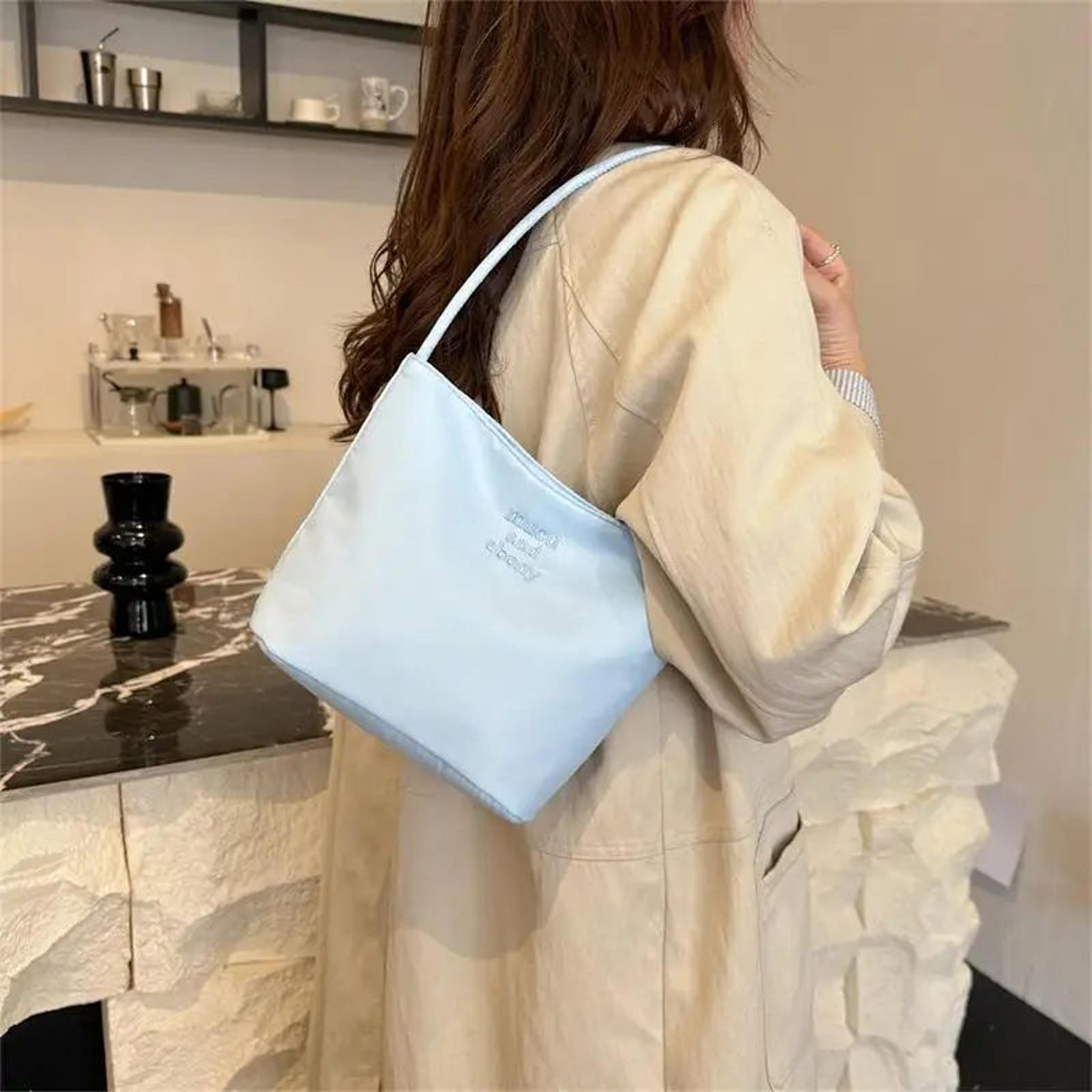 High Capacity Waterproof Shoulder Bag 3