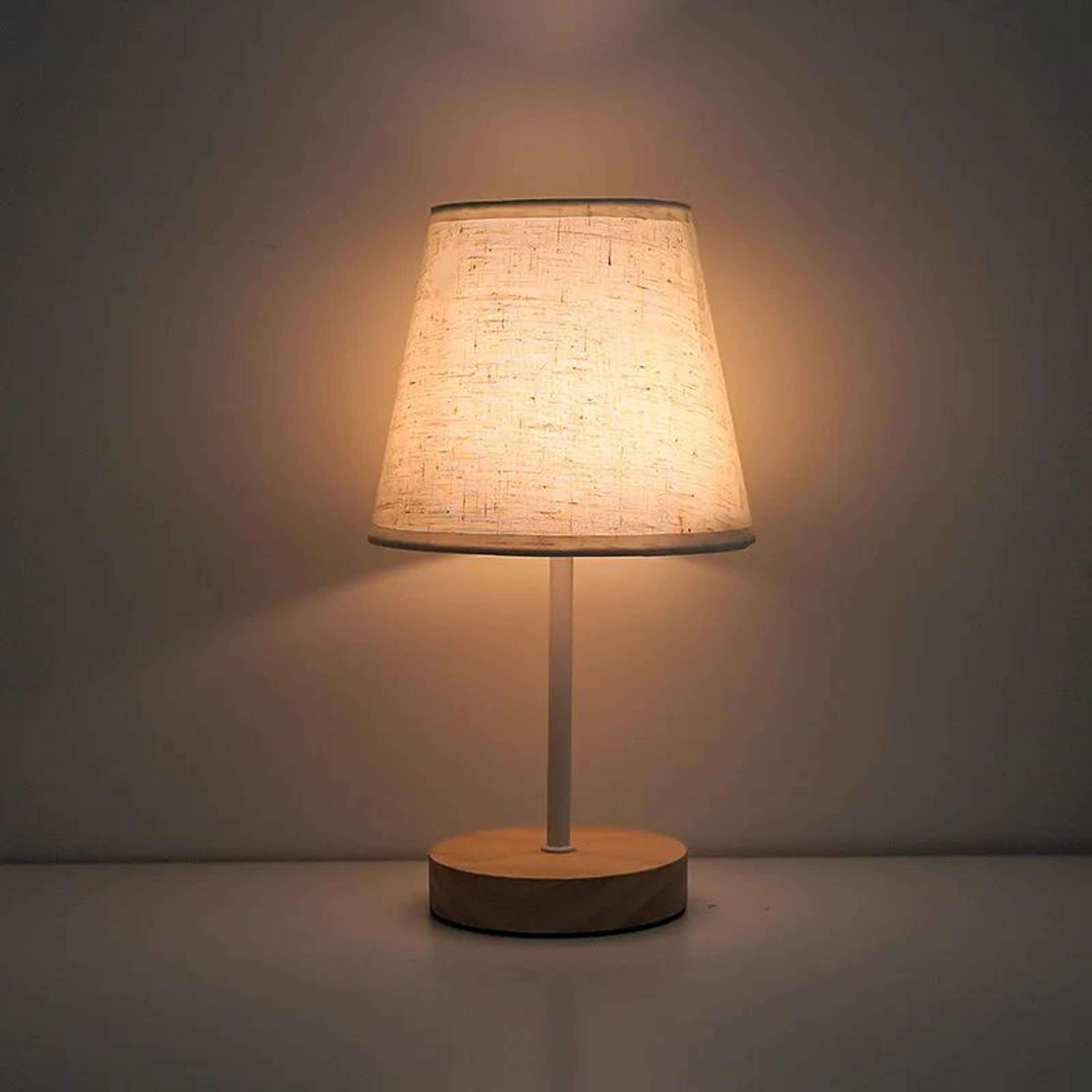 Solid Wood Fabric USB Bedside Lamp 3