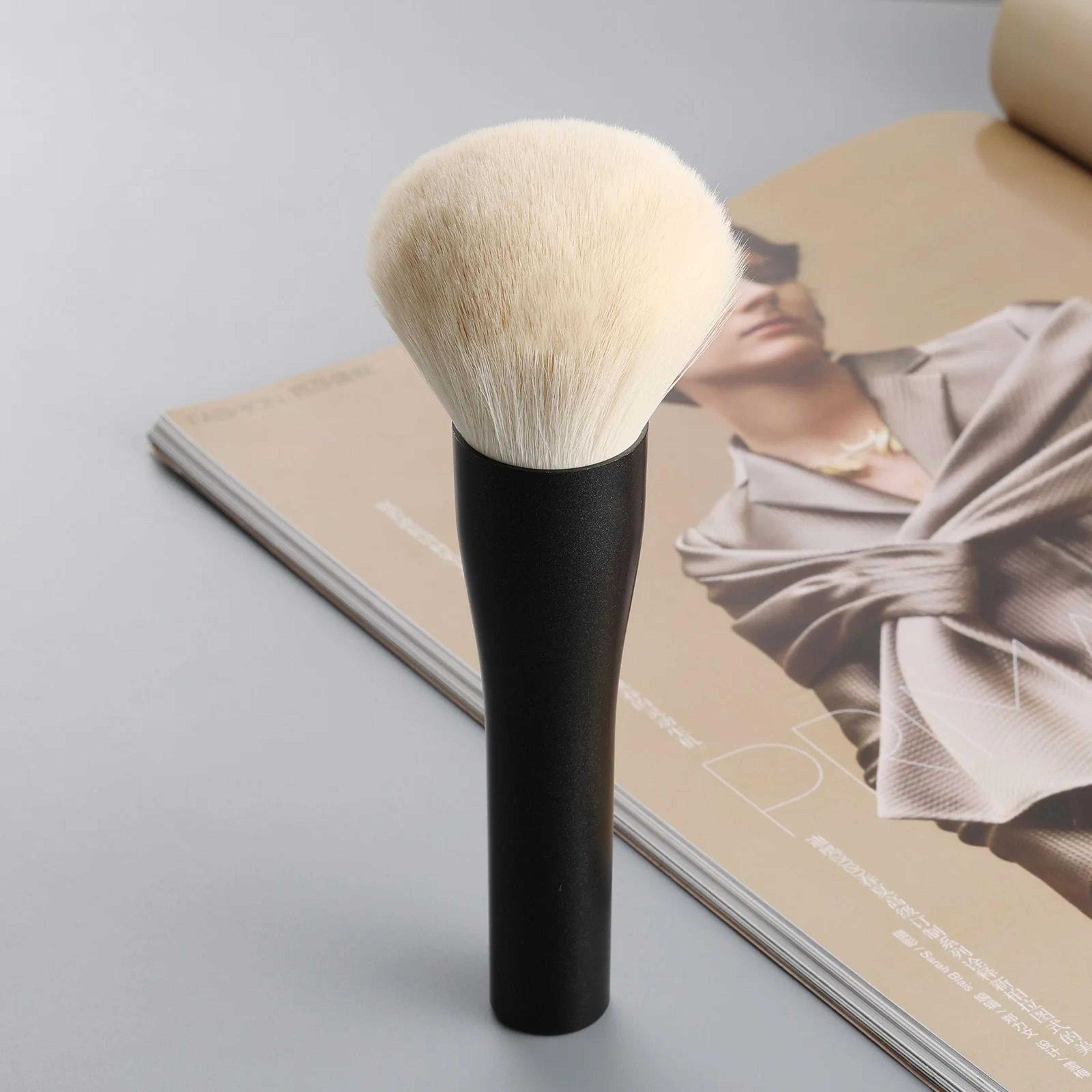 Soft Synthetic Setting Powder Brush 6