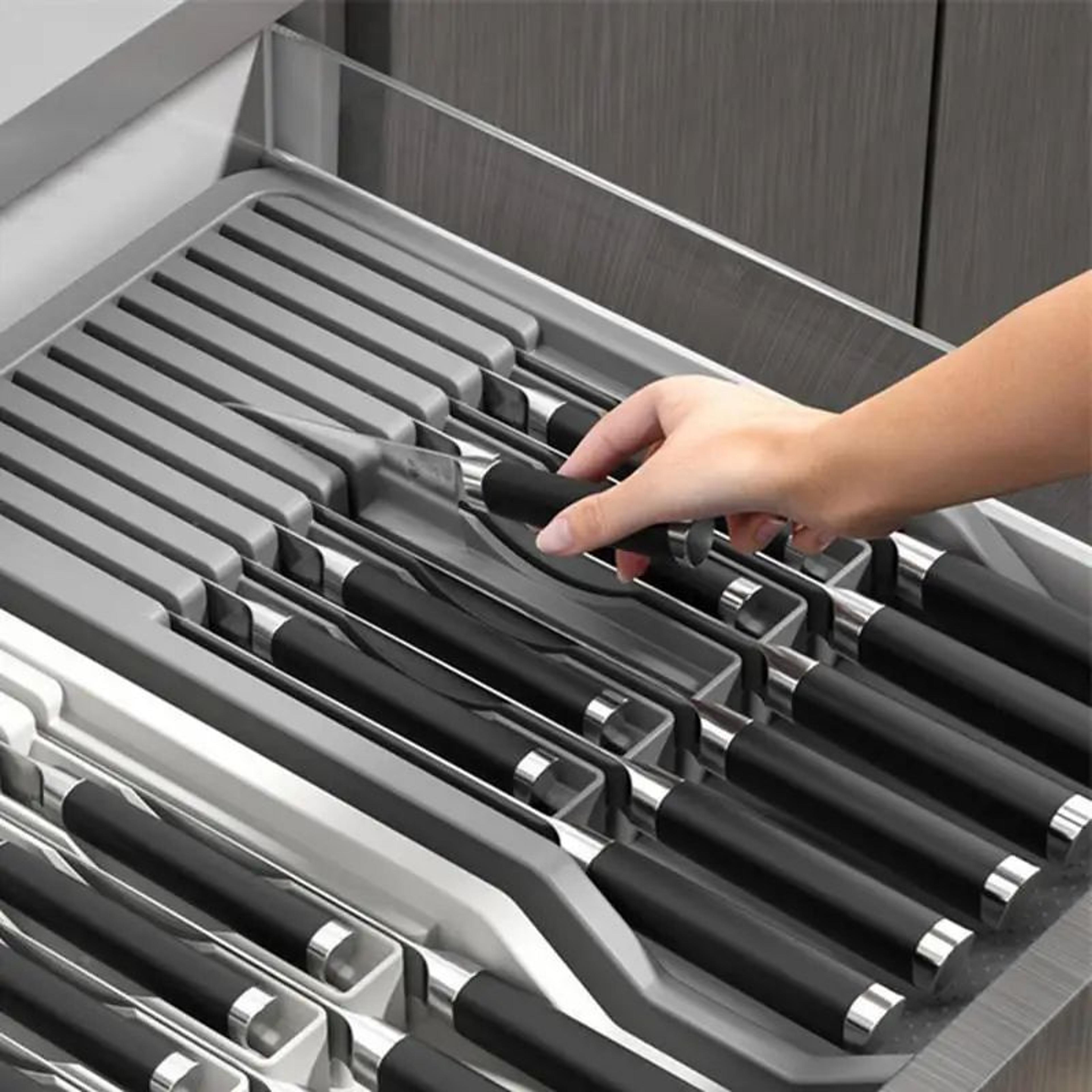 Adjustable Cutlery Drawer Organizer 2