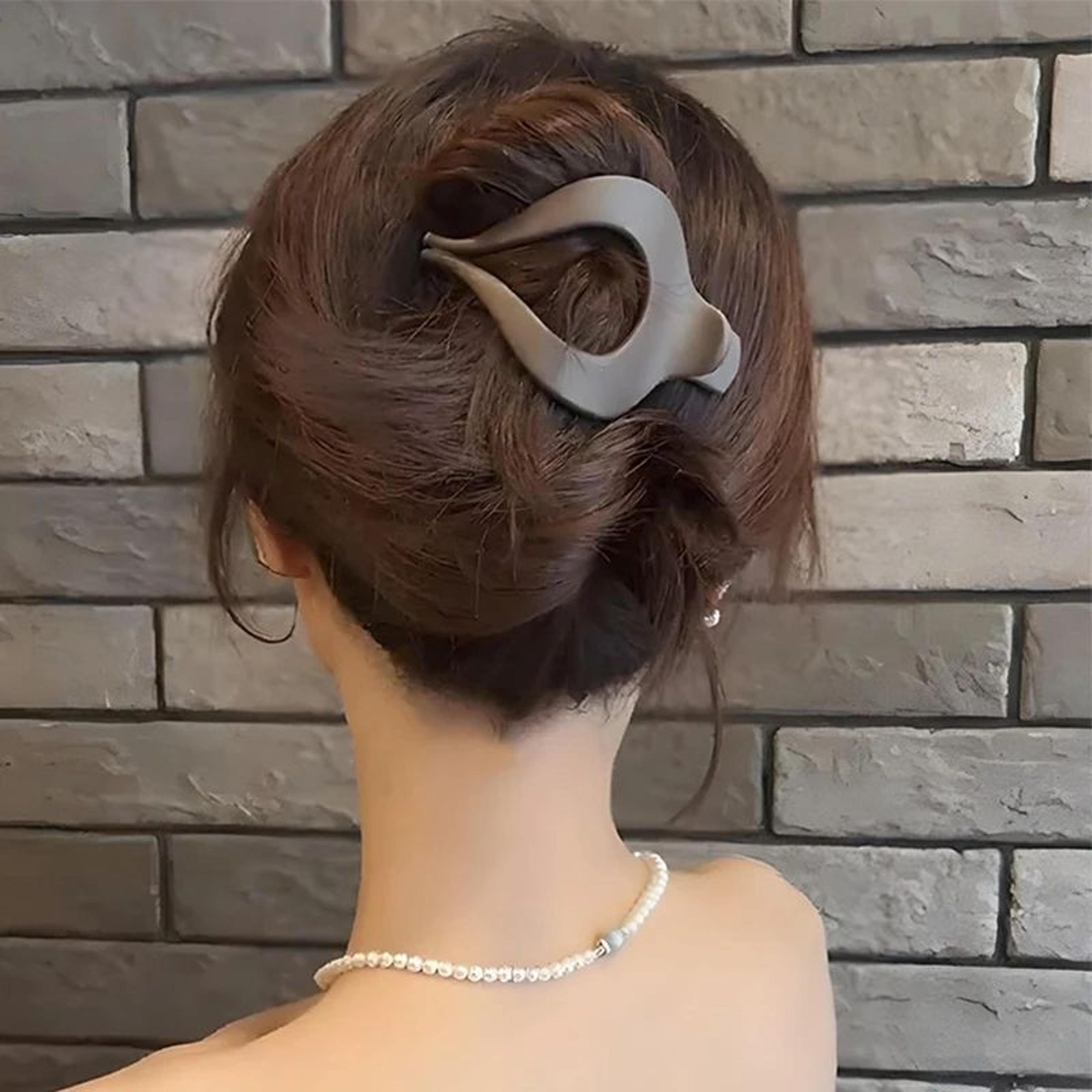 Large Frosted Hollow Hair Claw 3