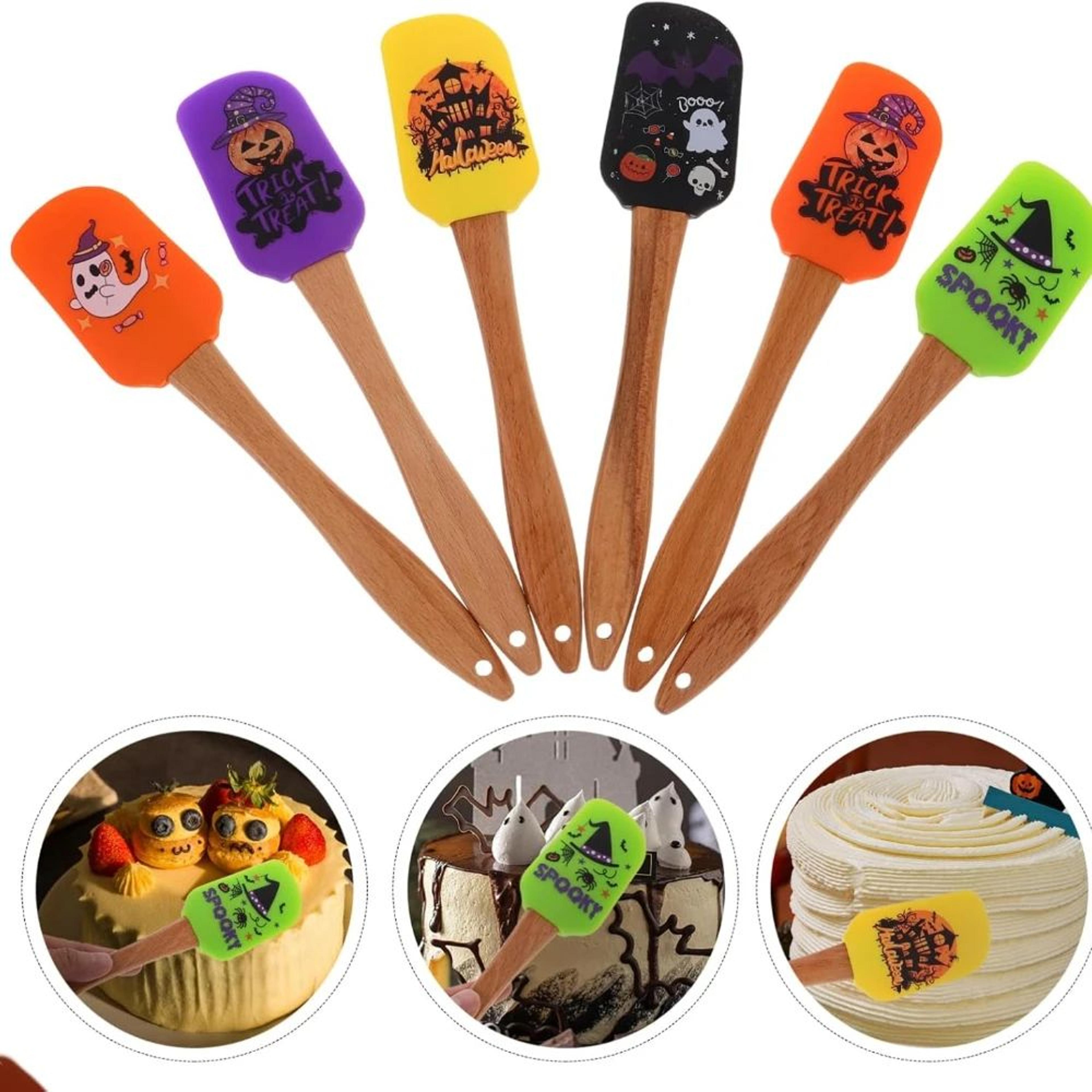 Halloween Silicone Baking Spatula With Wooden Handle 0