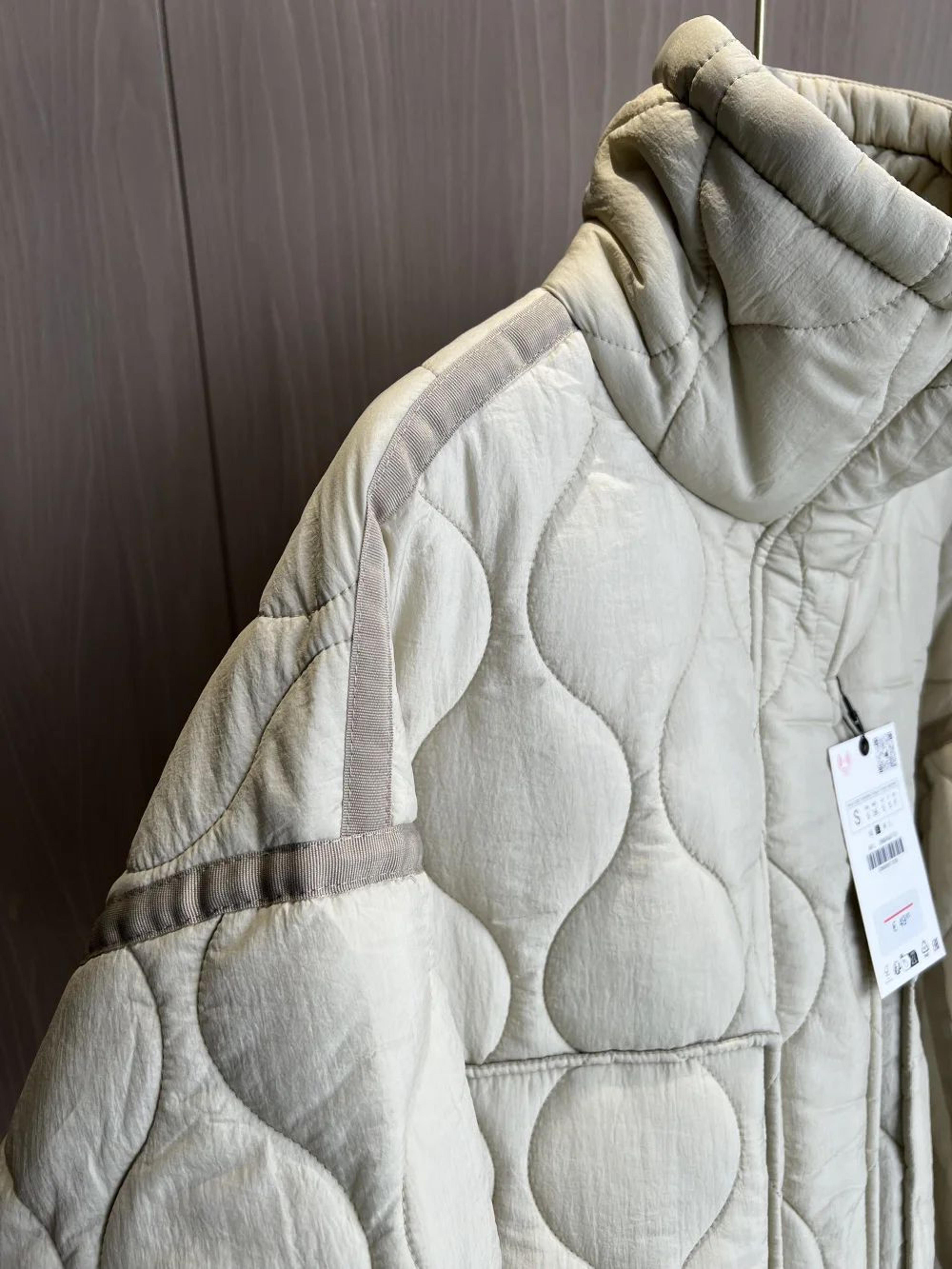 Womens Quilted High Neck Jacket With Drawstring 2