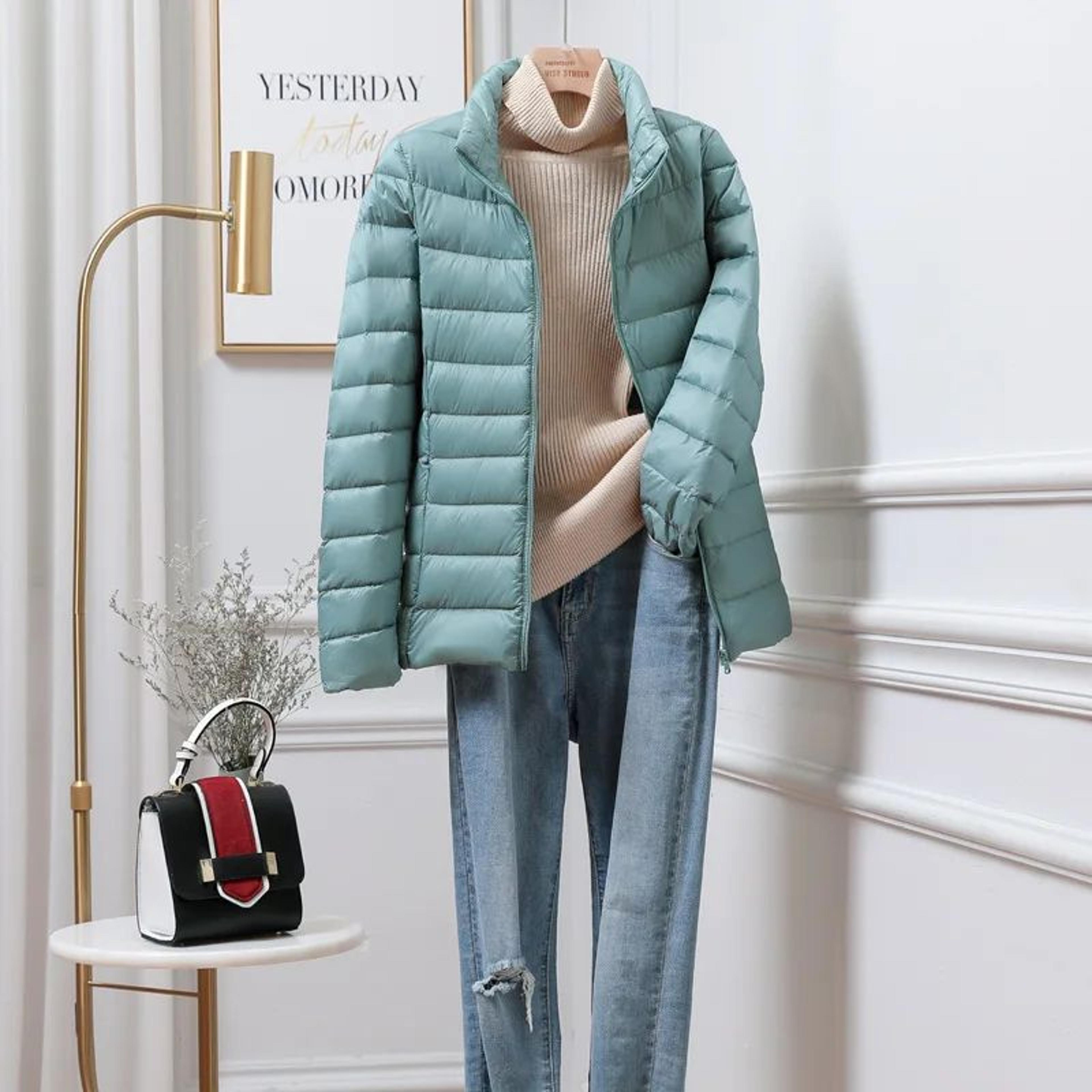 Womens Lightweight Hooded Puffer Jacket 23