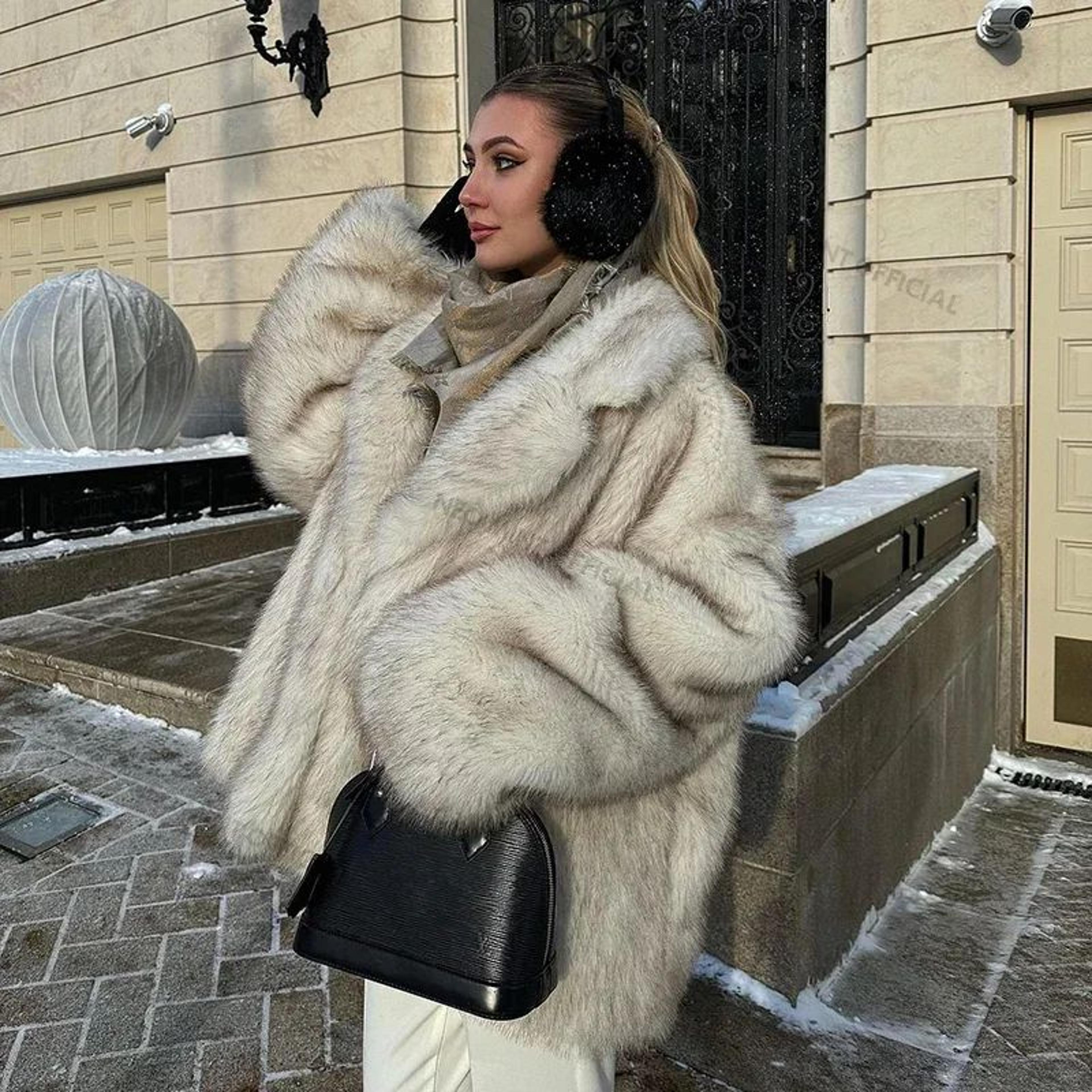 Womens Oversized Gradient Faux Fur Coat 3