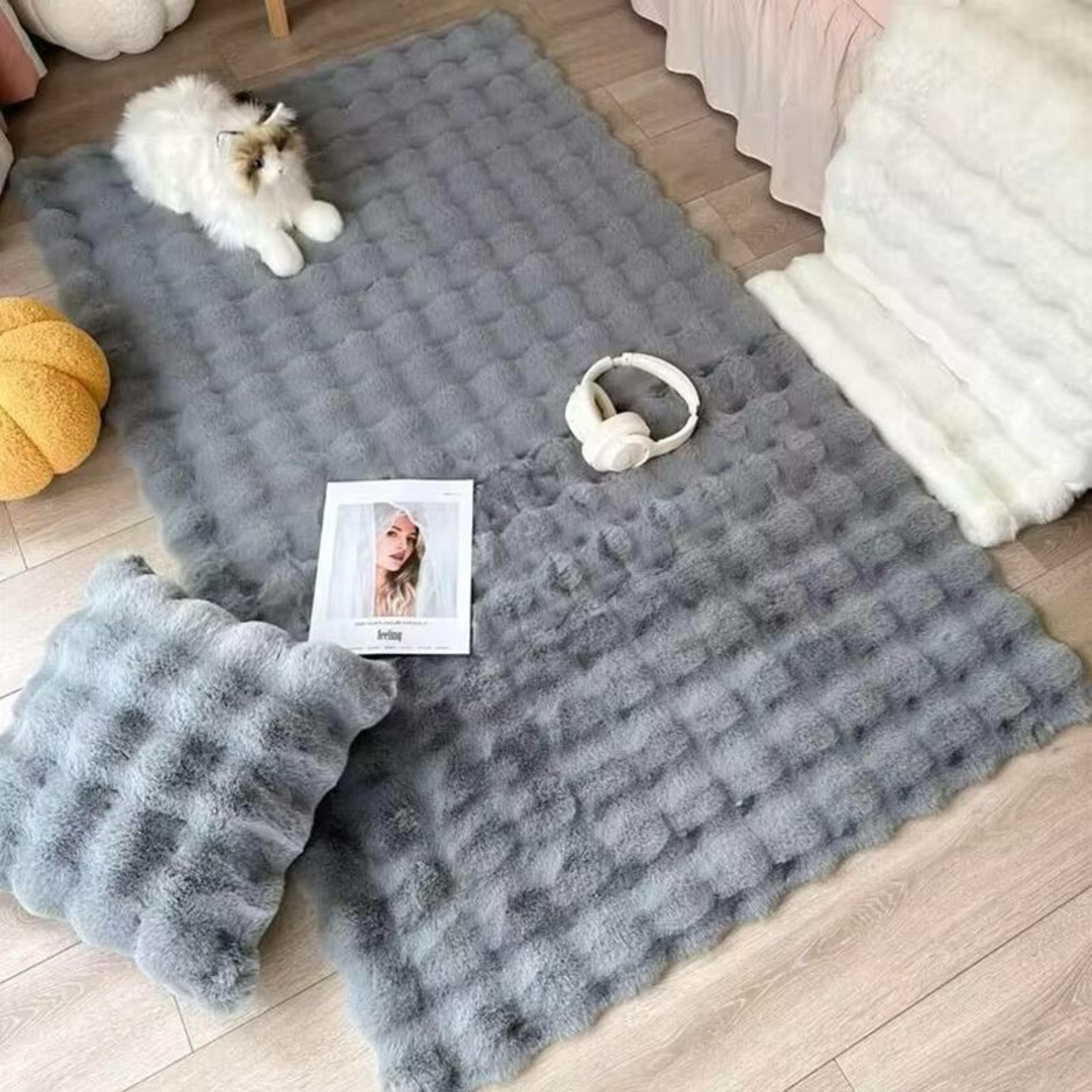 CloudBubbles Plush Faux Rabbit Fur Rug  Soft Bubble Carpet For Cozy Spaces 4