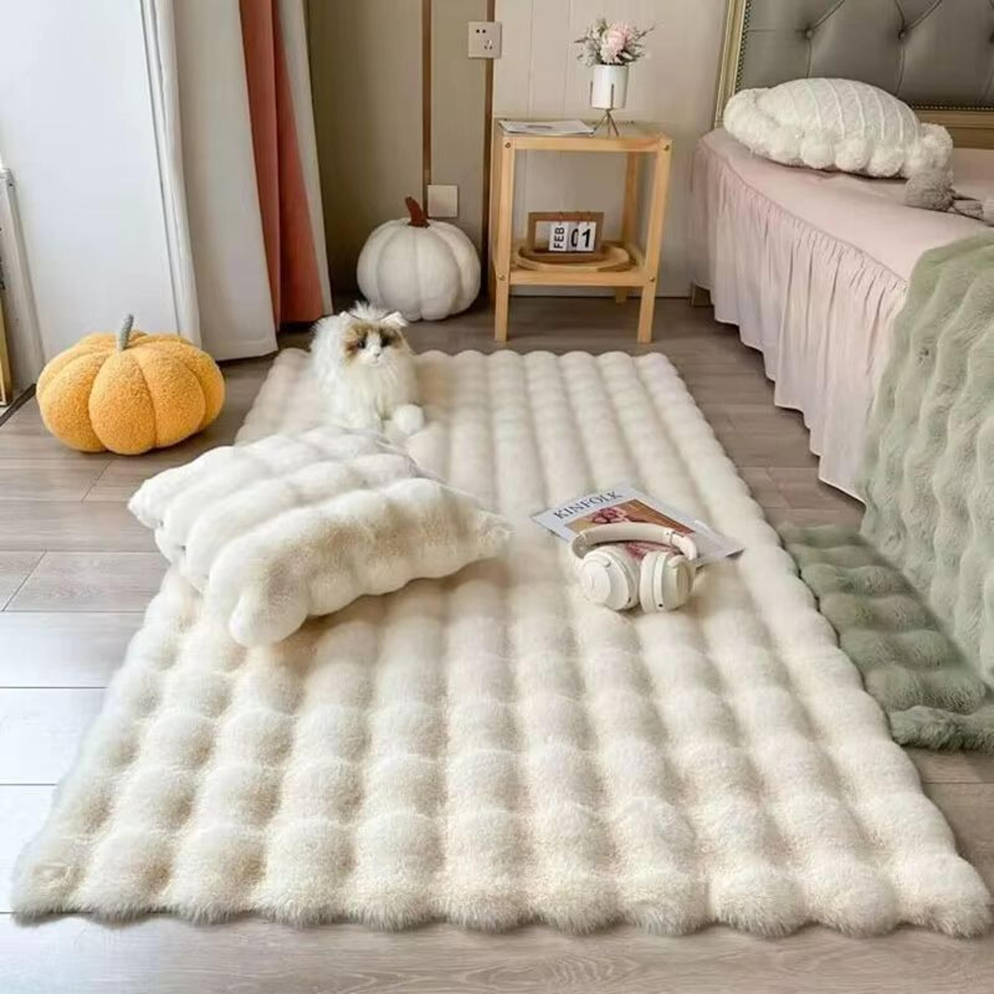 CloudBubbles Plush Faux Rabbit Fur Rug  Soft Bubble Carpet For Cozy Spaces 6