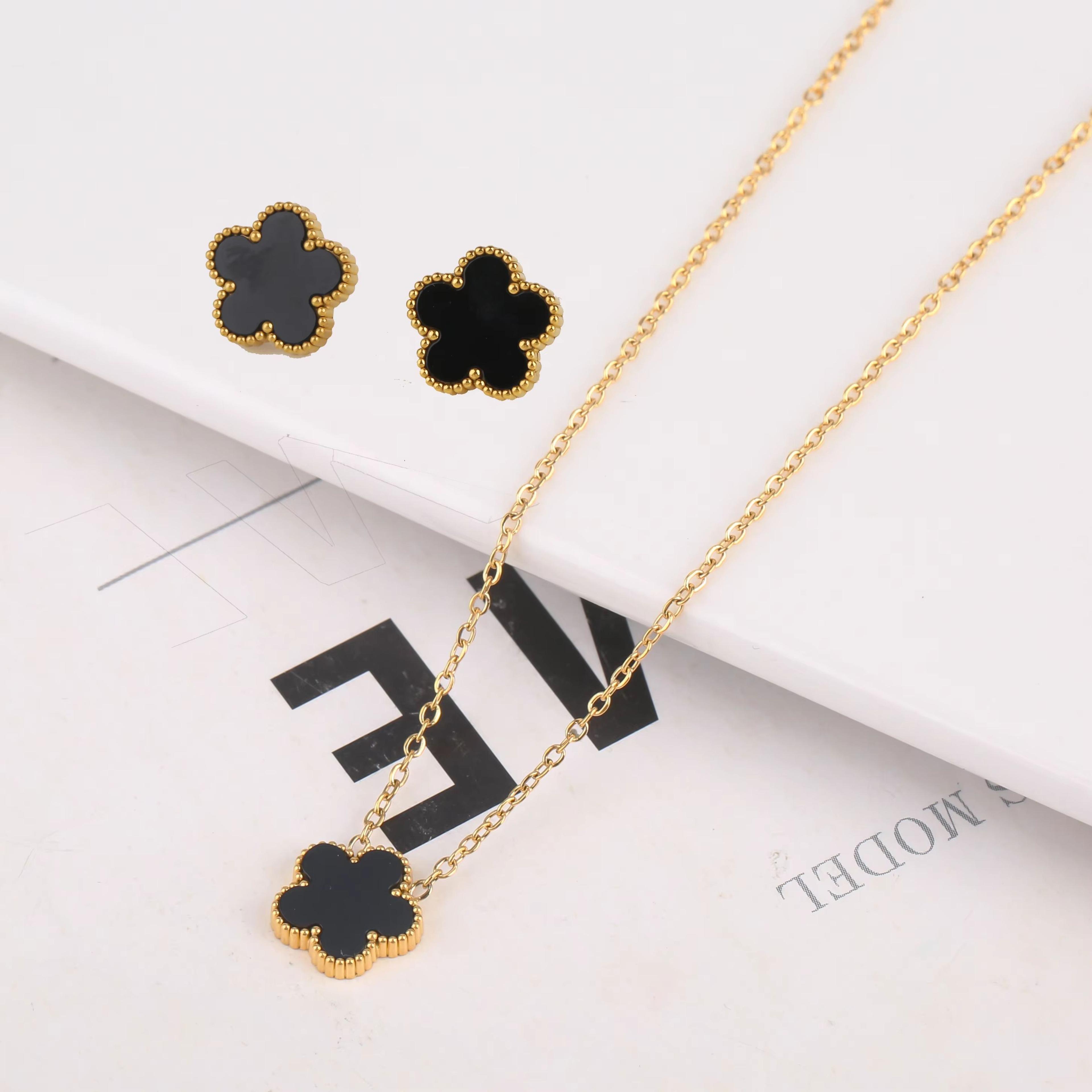 Luxury Gold Plated Clover Bracelet  Adjustable Stainless Steel 316L Flower Jewelry For Women 15