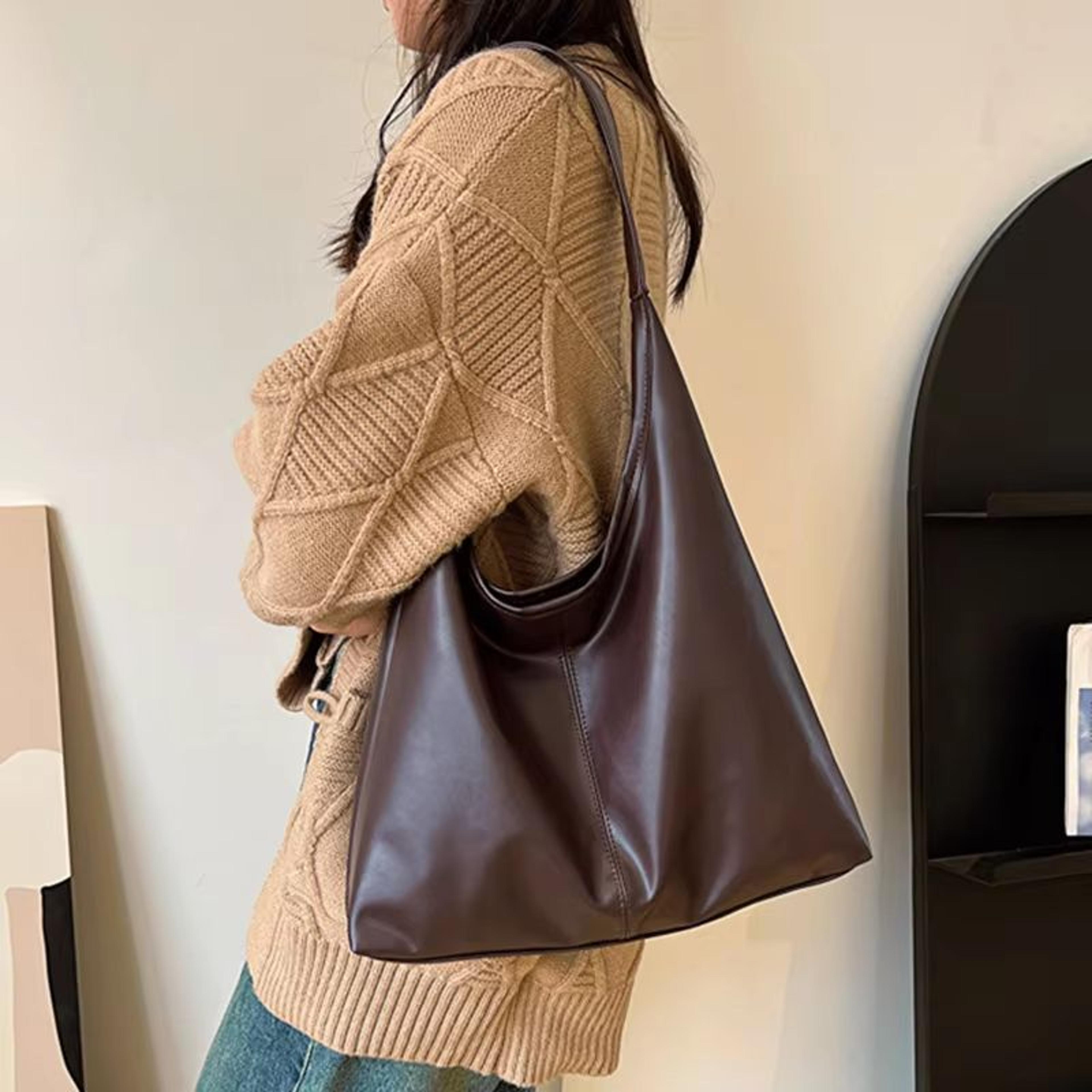retro tote bag – spacious shoulder carryall for effortless everyday style