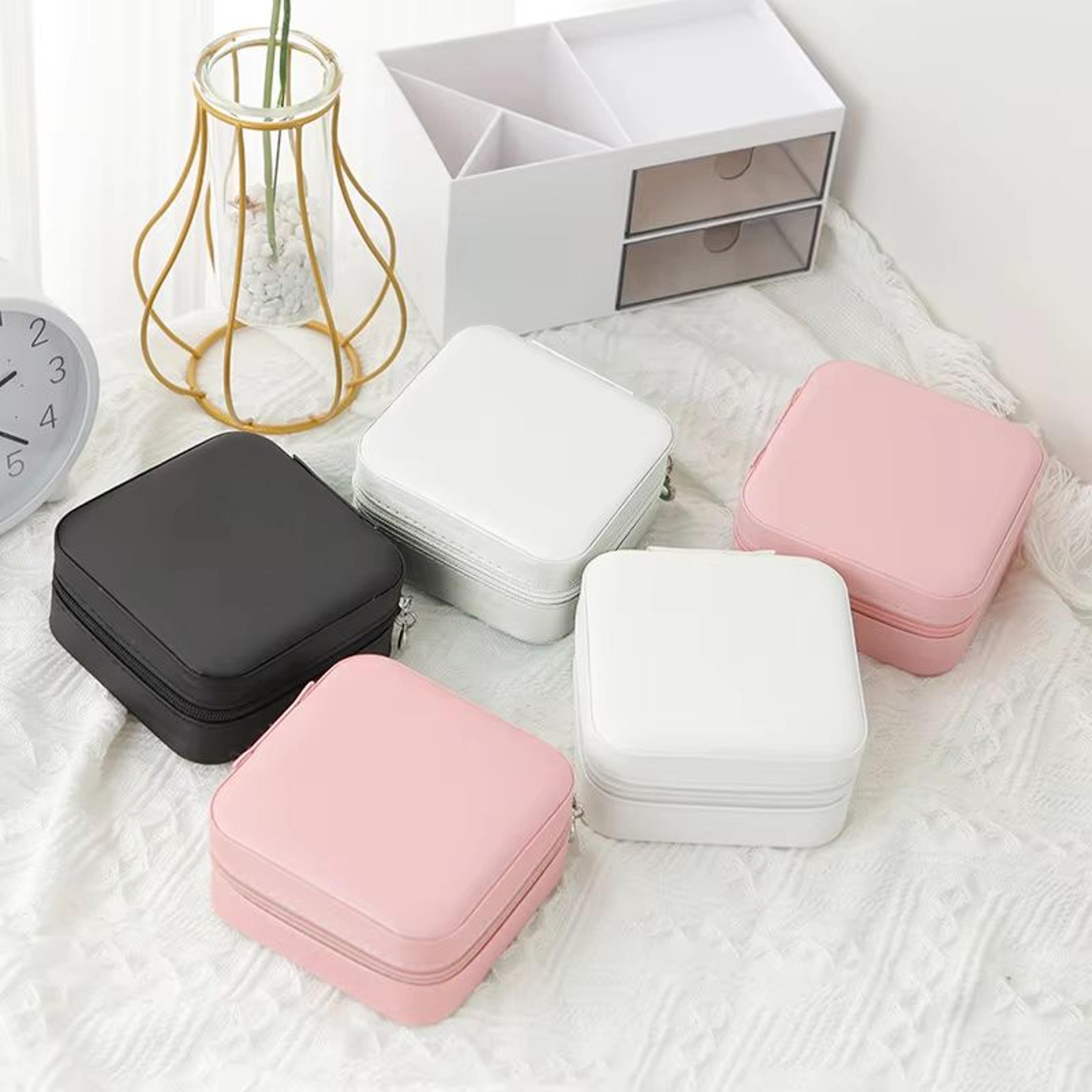 Single Layer Travel Jewelry Box Ladies Leather Jewelry Storage Box In Classic Black White And Fashi 1