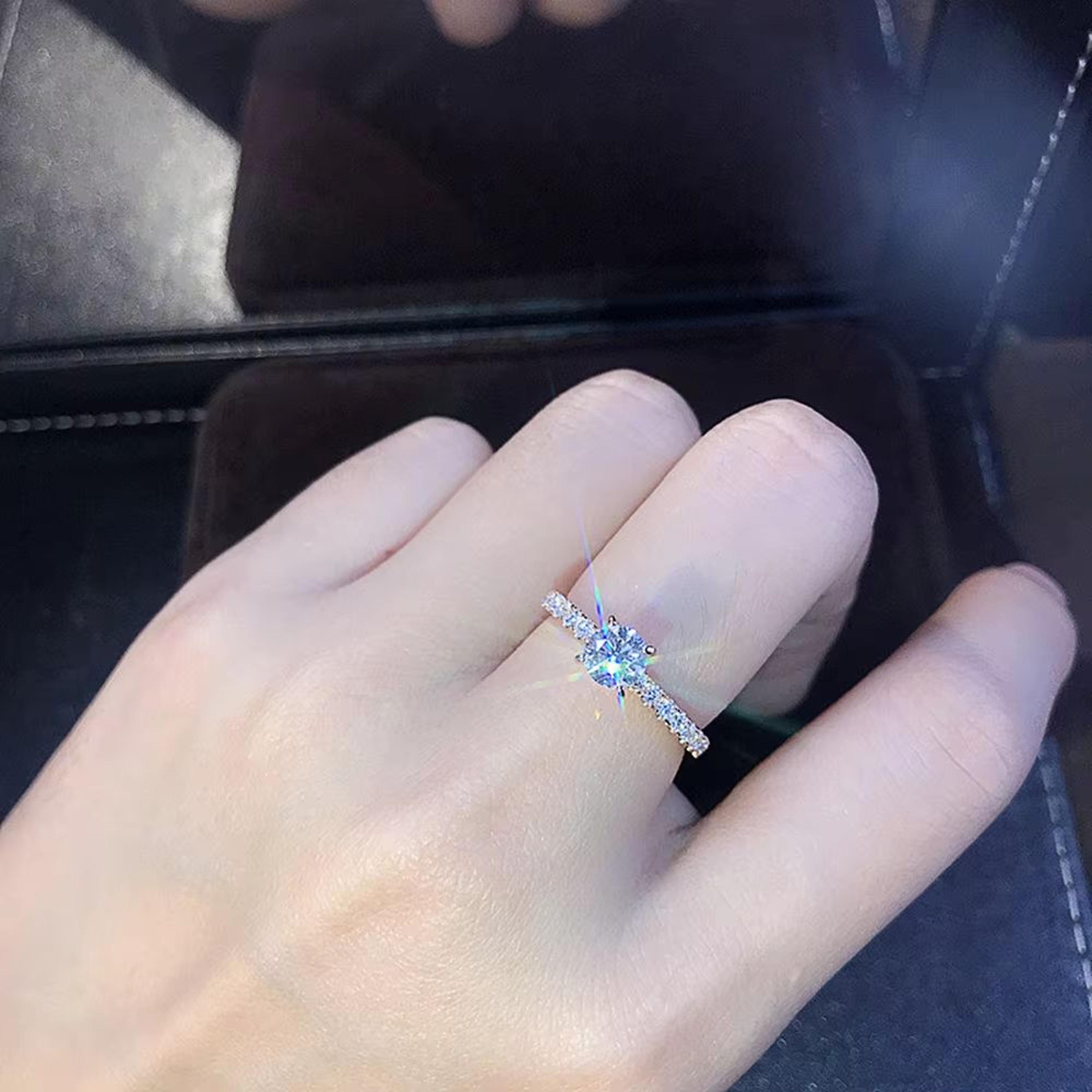 Huitan Classic 4 Claw Cubic Zirconia Engagement Ring  Low Key Wedding Ring For Women In 3 Colors 2