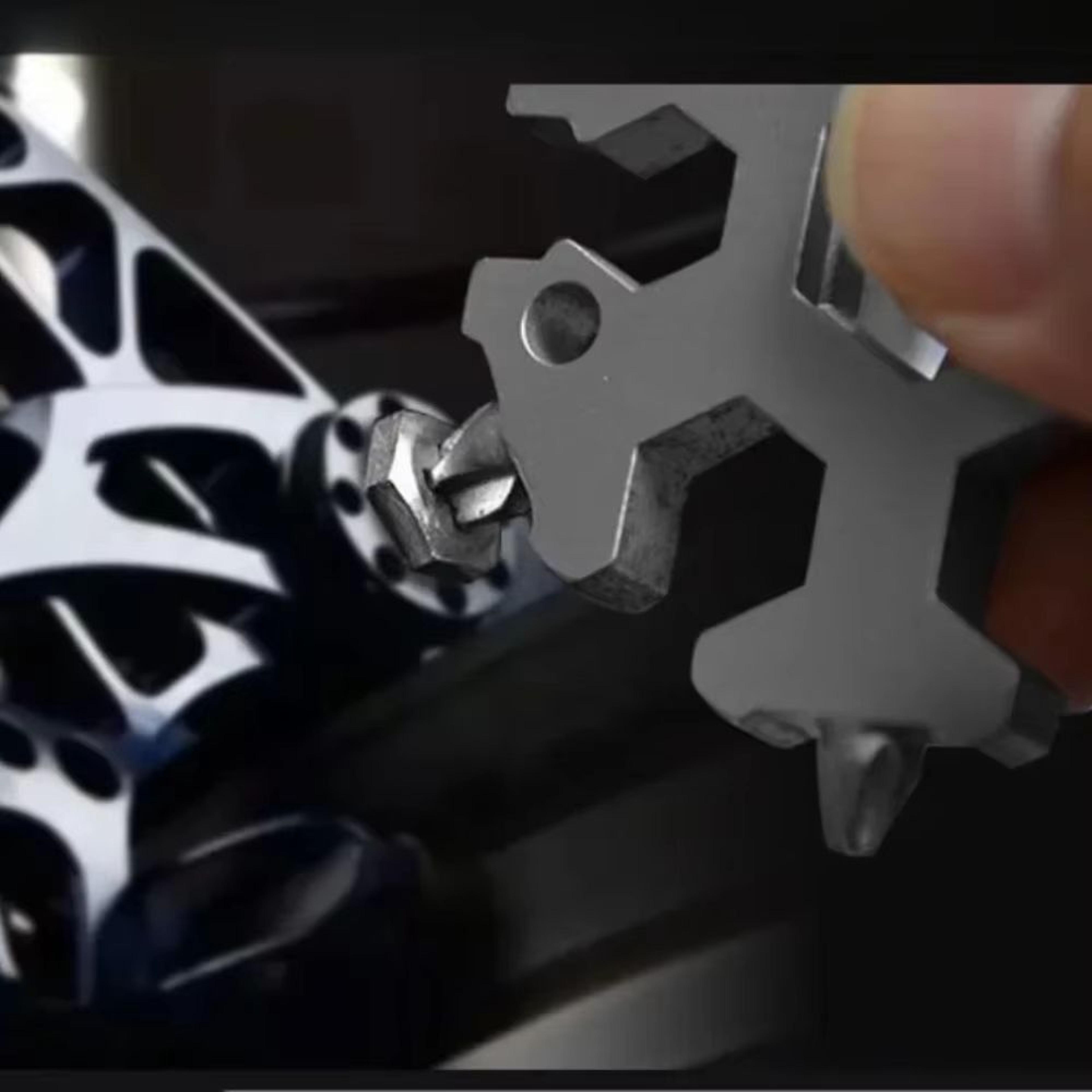 18 In 1 Snowflake Multi Tool Stainless Steel Pocket Wrench Outdoor EDC Gadget 1