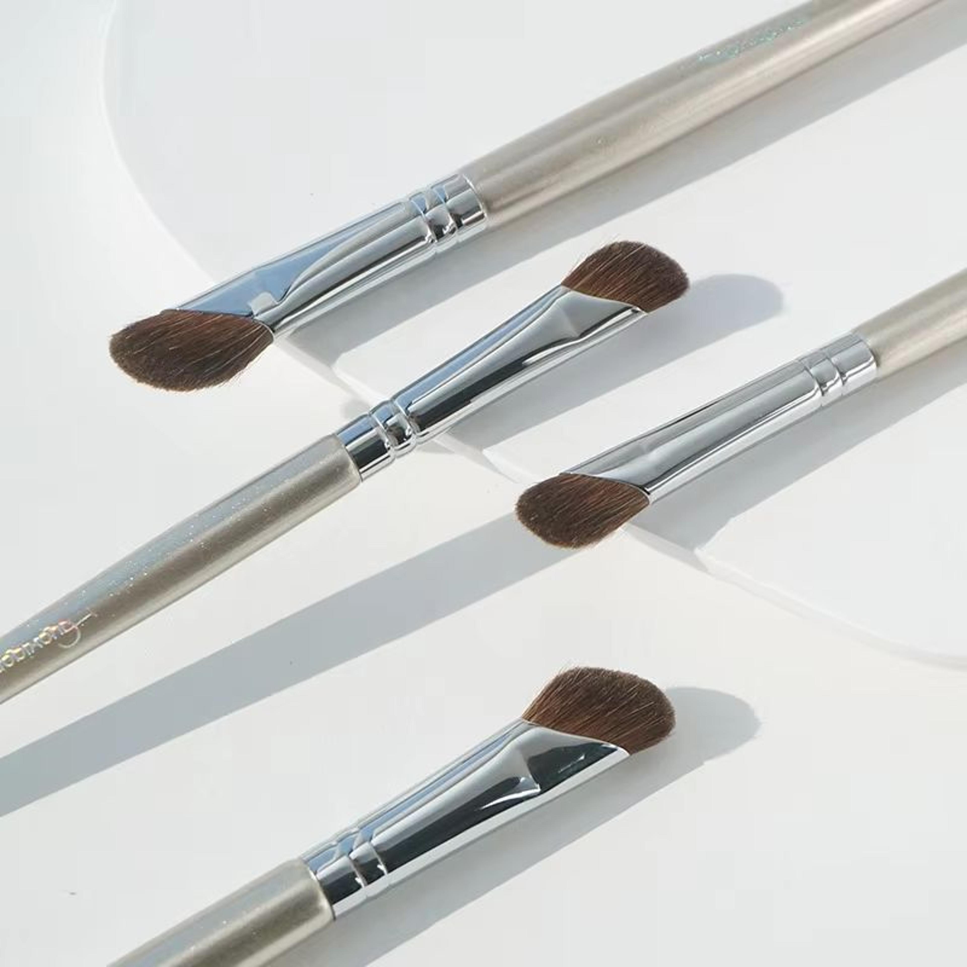 Karsyngirl Flat Angled Nose Contour Brush  Natural Hair Angled Makeup Brush For Nose Sculpting And  3