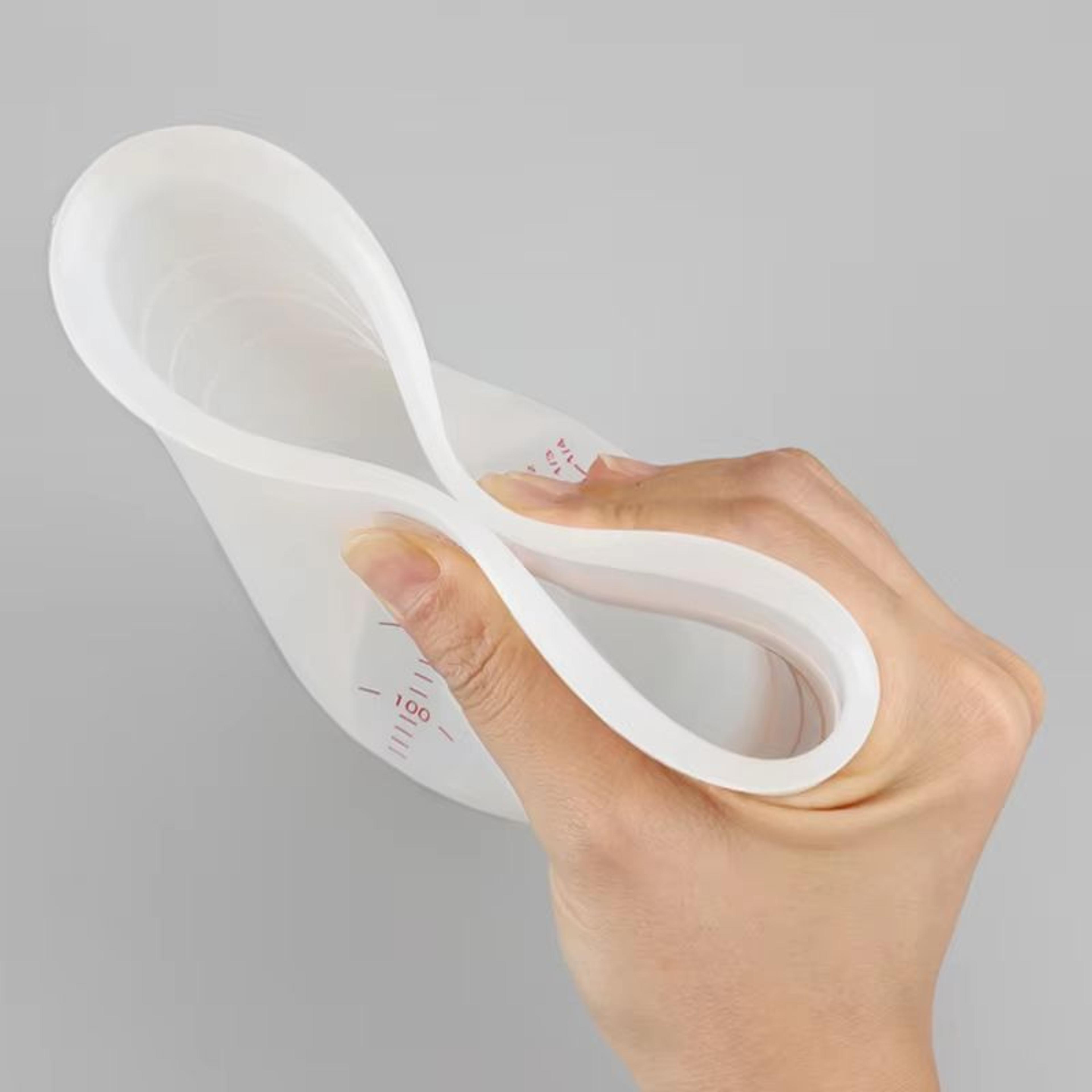 Flexible Silicone Measuring Cup Squeeze Pour Baking And Cooking Cup For Milk Chocolate And Butter 3