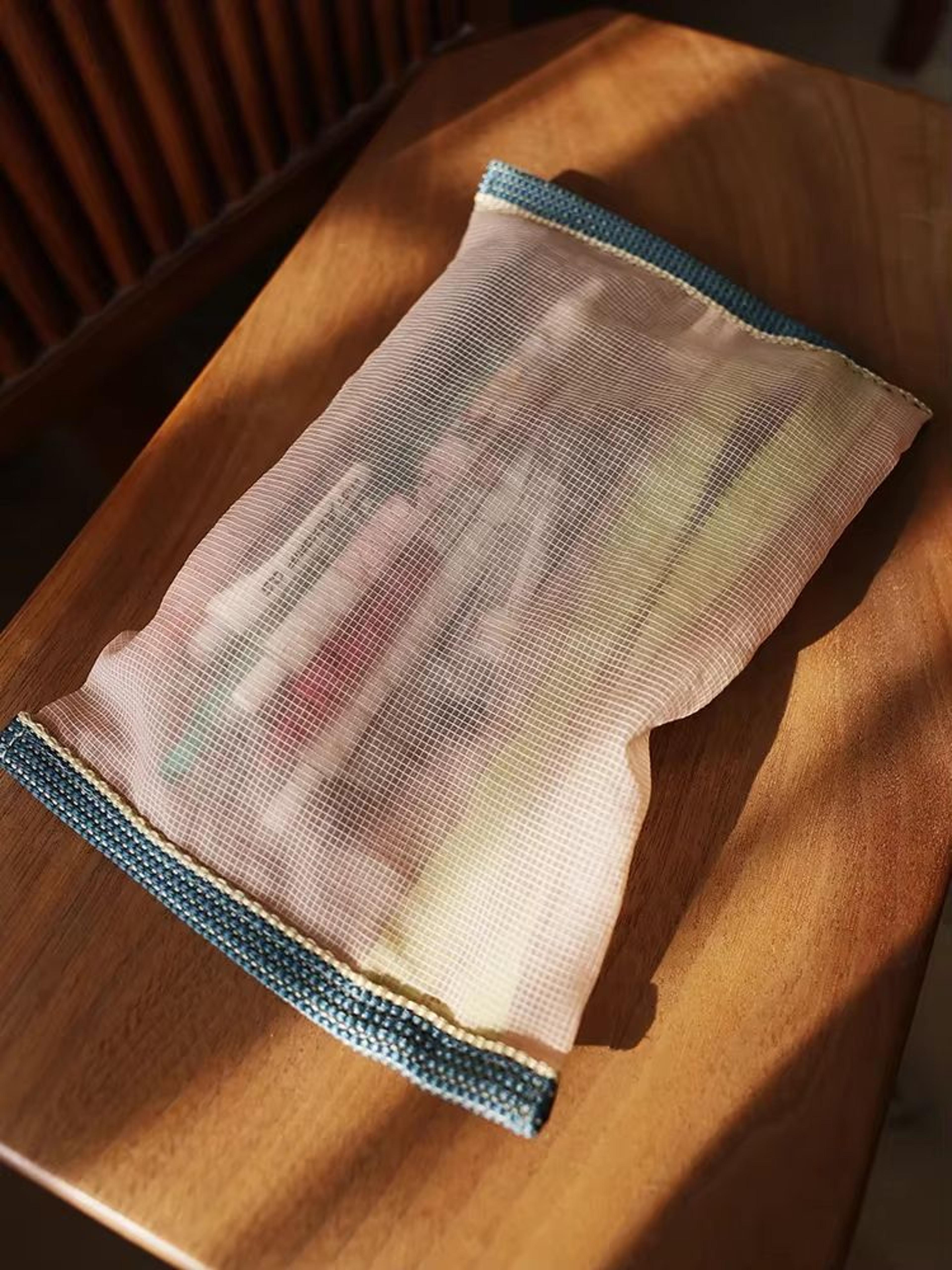 Translucent Mesh Nylon Storage Bag Portable Foldable Organizer For Travel  Stationery 3