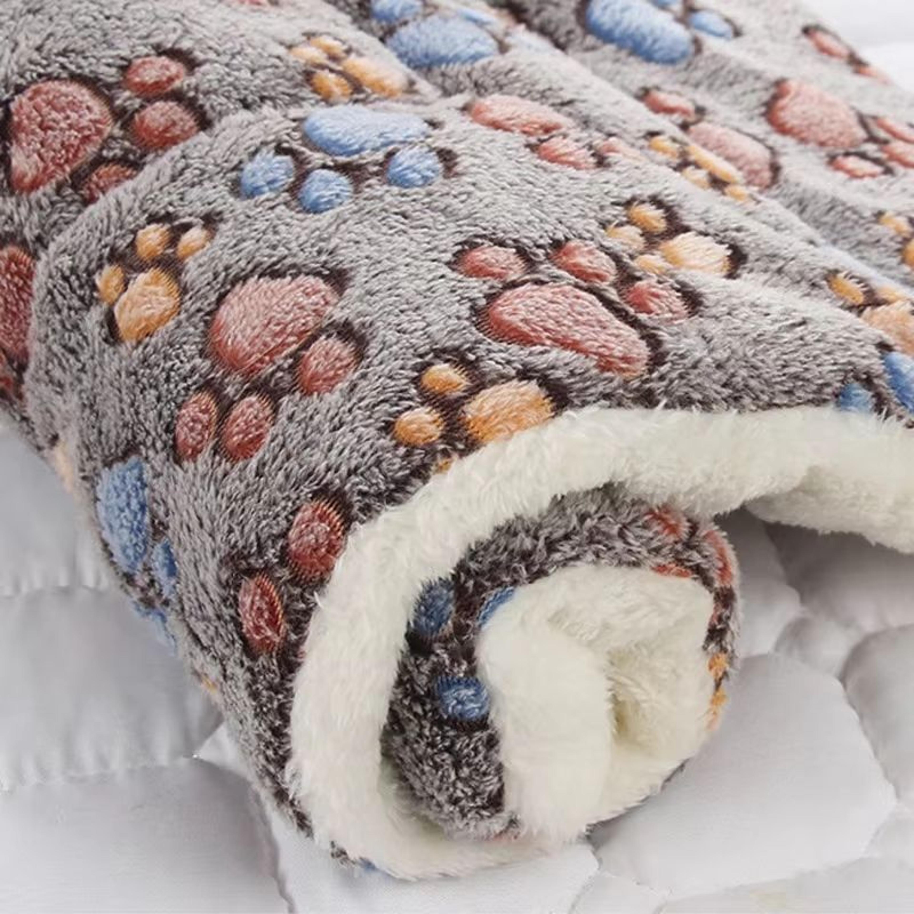 Flannel Thickened Soft Pet Bed Mat Warm Sleeping Blanket For Dogs And Cats 1