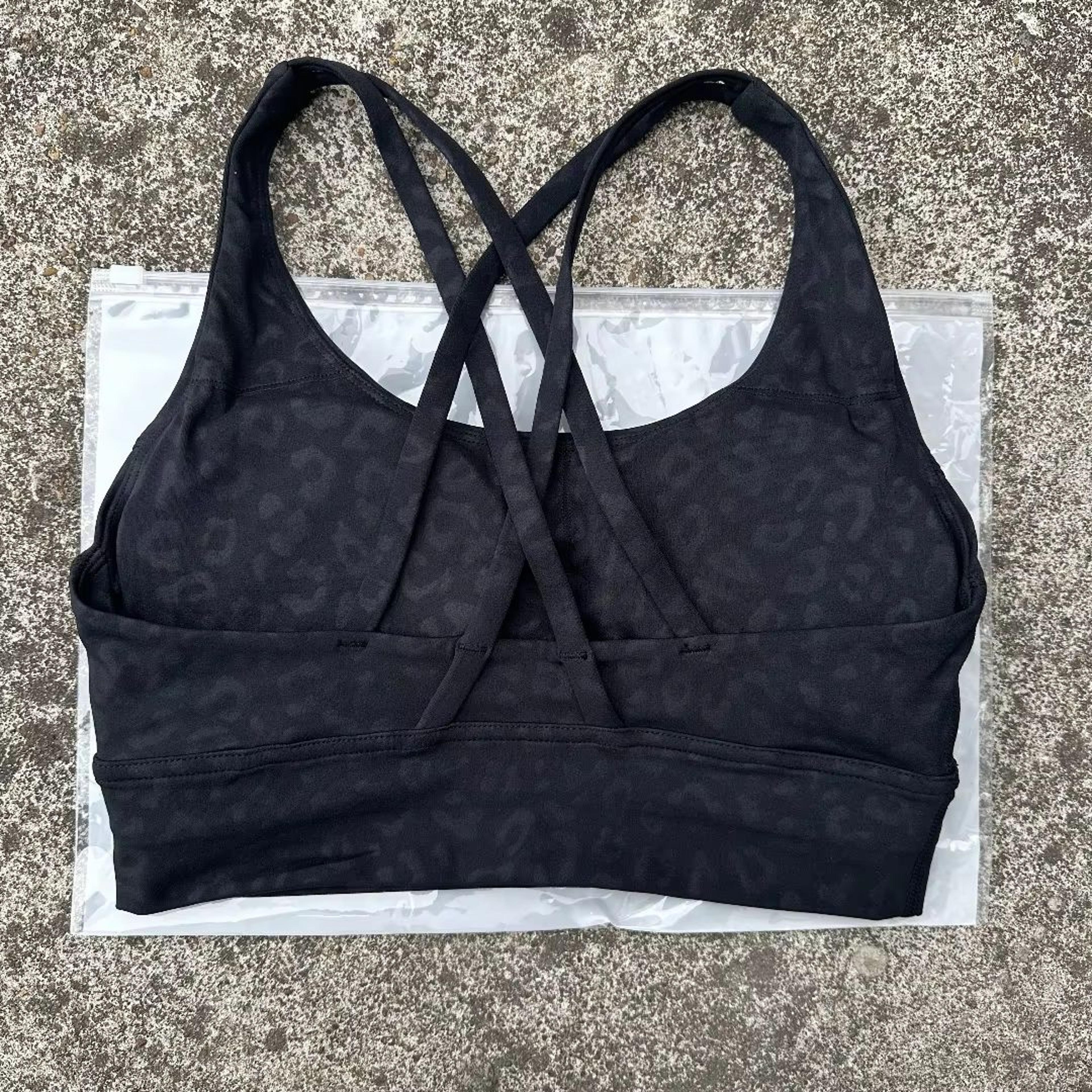 Solid Color Cross Back High Support Workout Bra For Women 4
