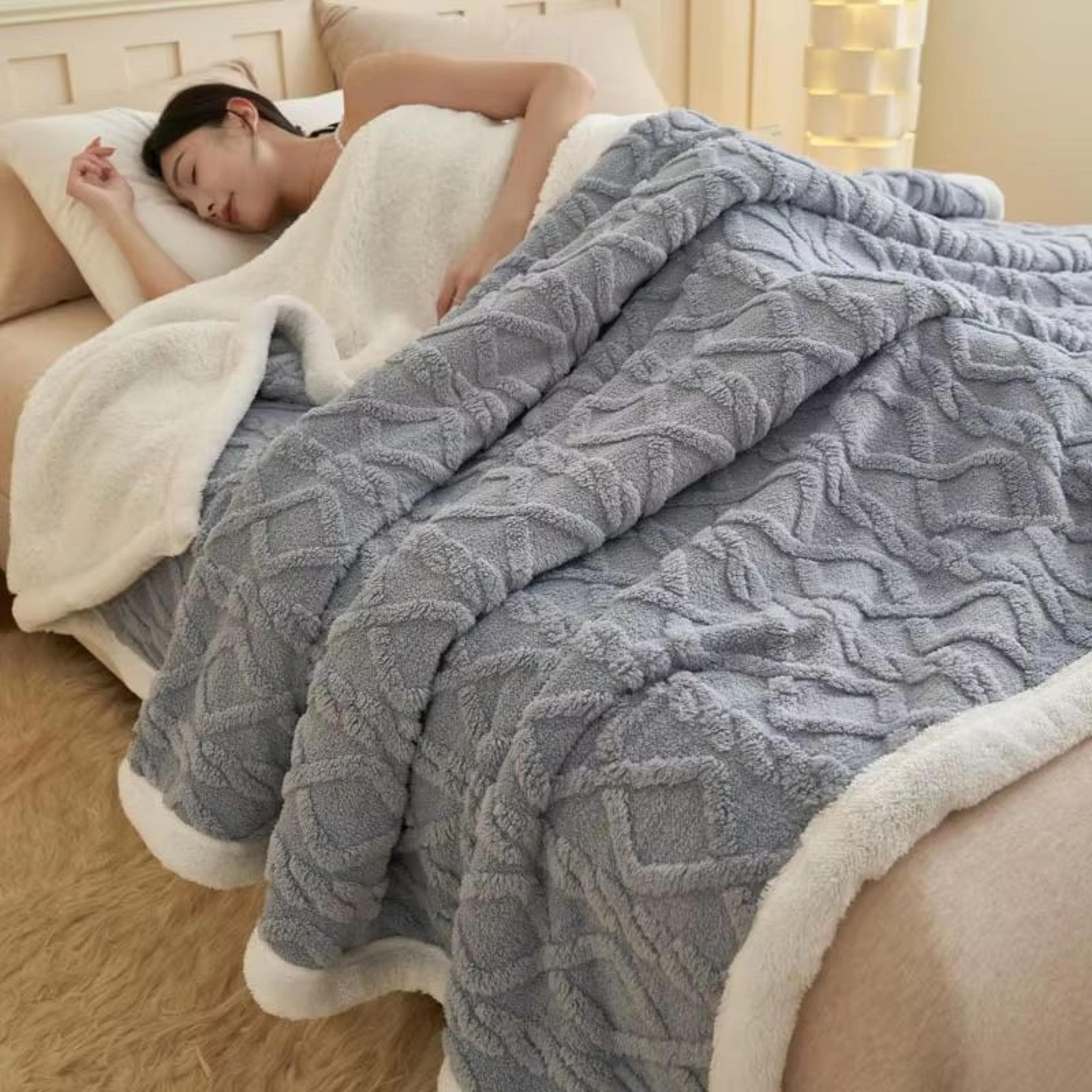 AllSeason Coral Fleece Throw Blanket  Thick Soft Lamb Wool Sofa  Nap Blanket 4