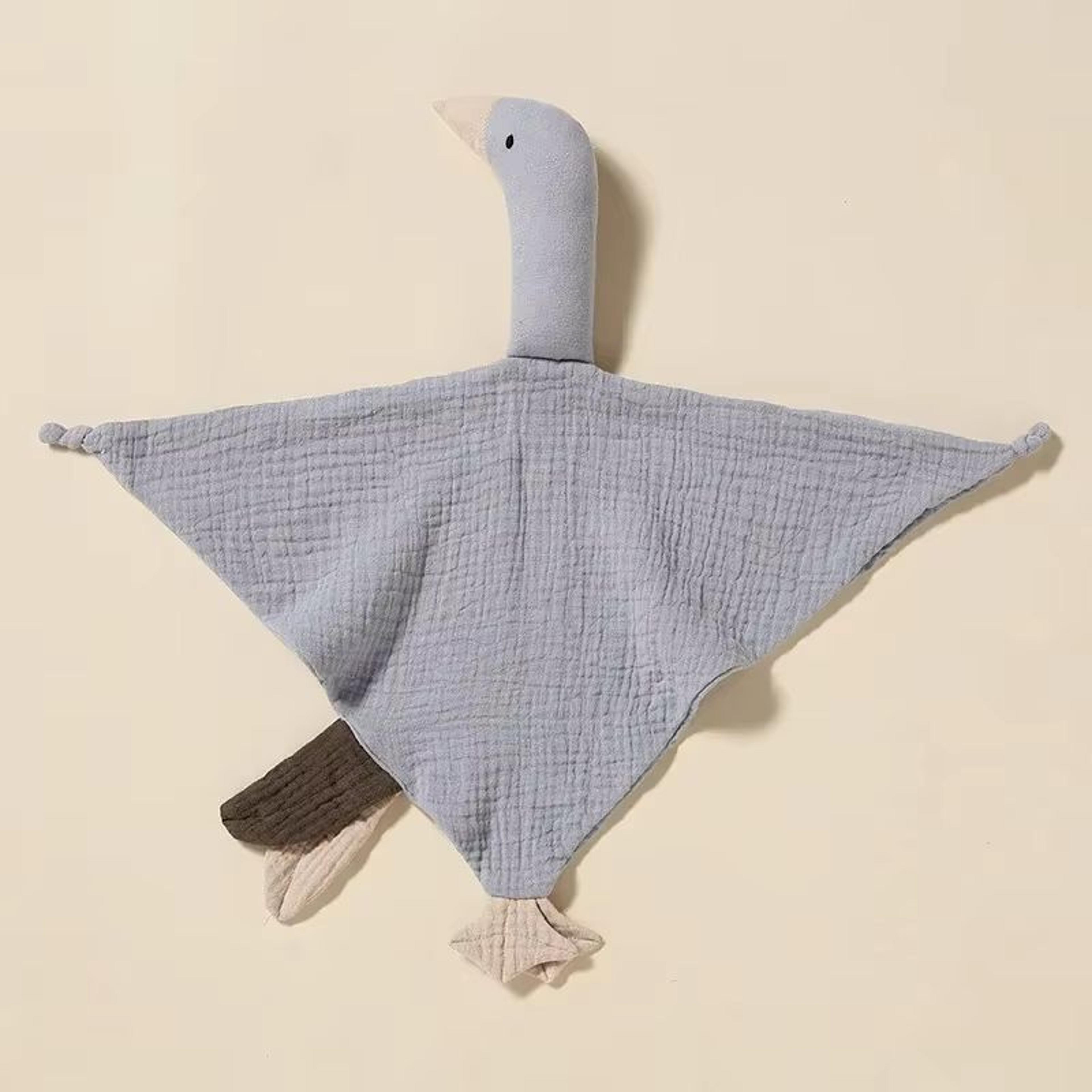 PureCotton Muslin Baby Bib And Burp Cloth Set With Goose Sleeping Doll Design 2