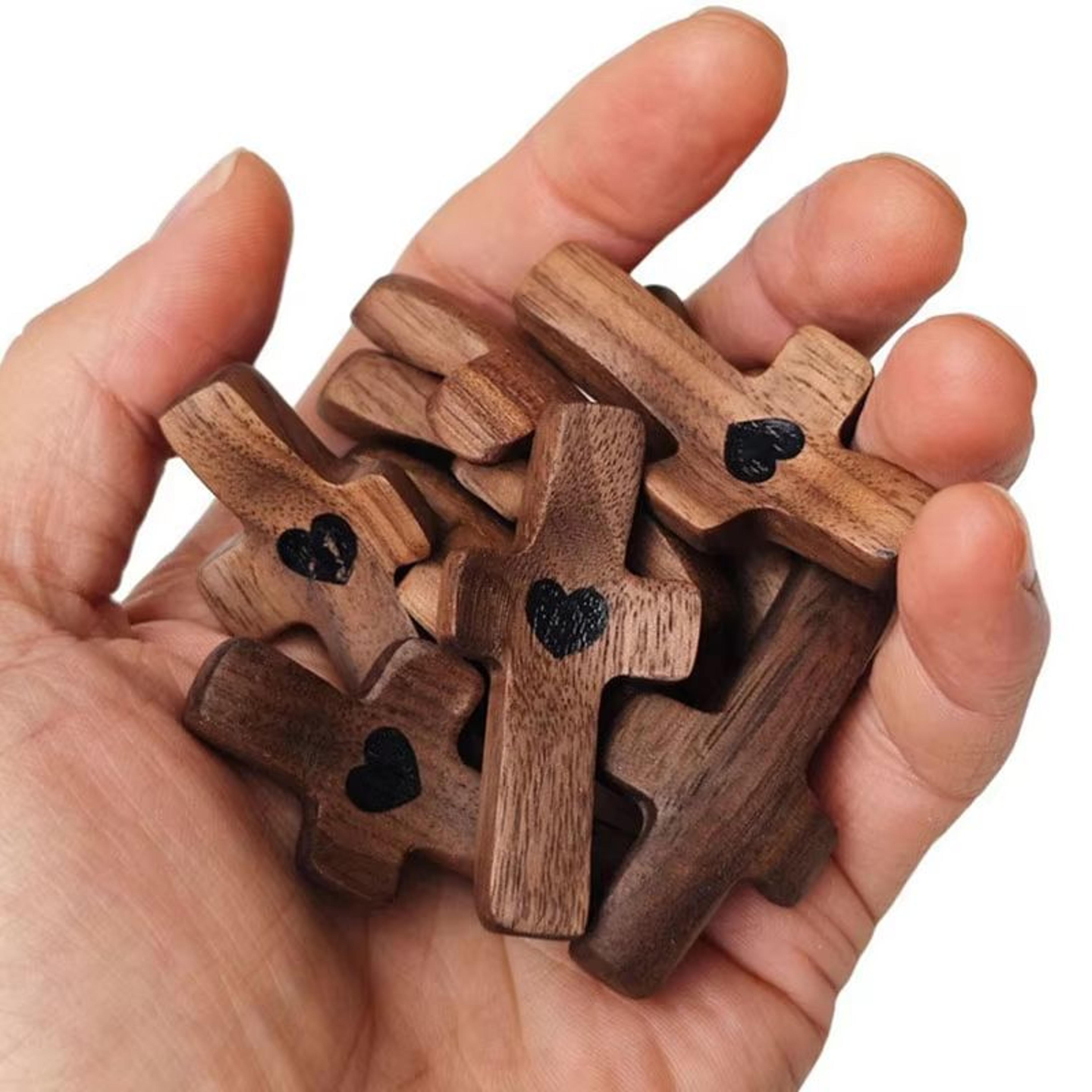 Cross My Heart Pocket Prayer Cross Set With Epoxy Heart  3pcs Handheld Wooden Cross For Daily Encou 2