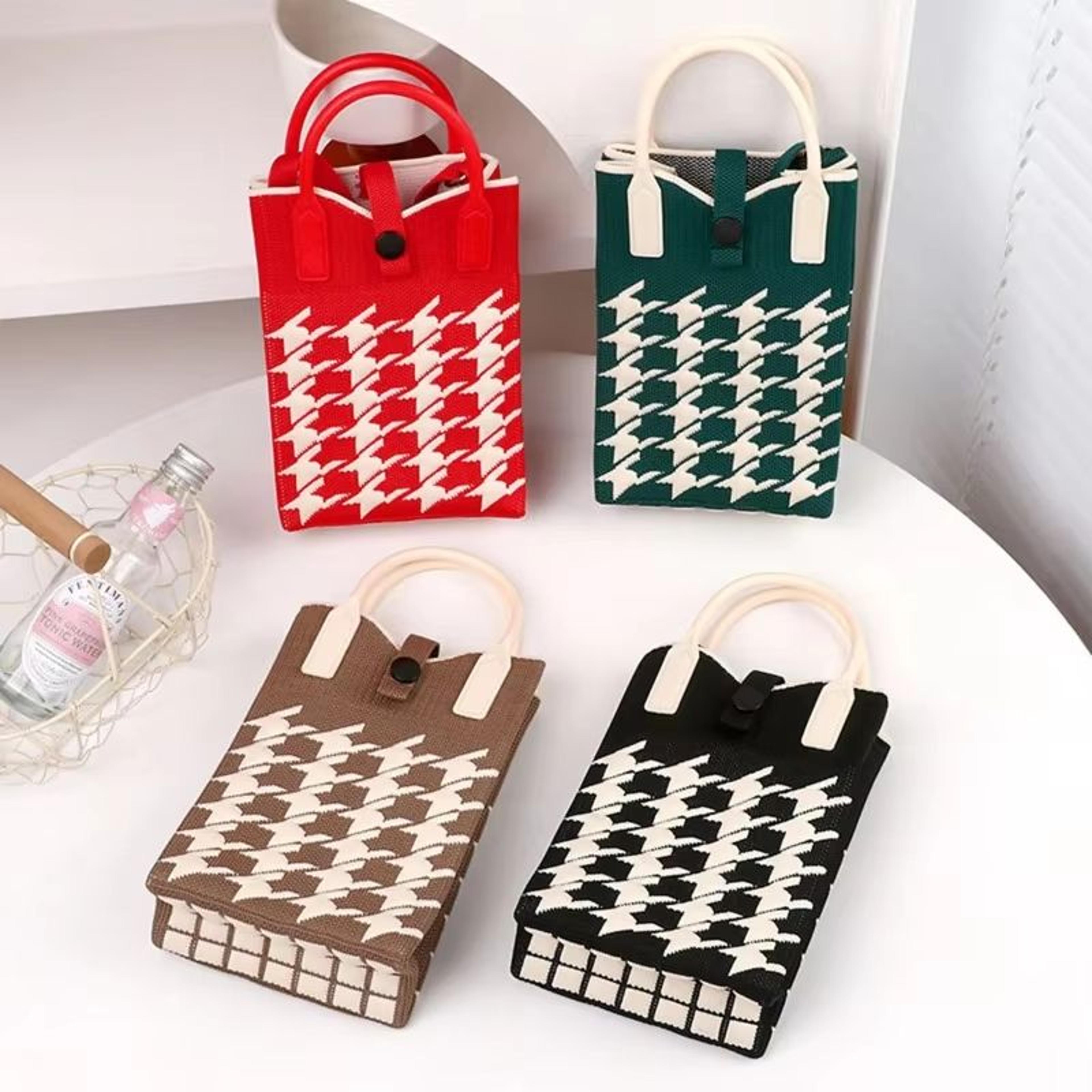 Knitted Crossbody Phone Bag With Adjustable Shoulder Strap 1