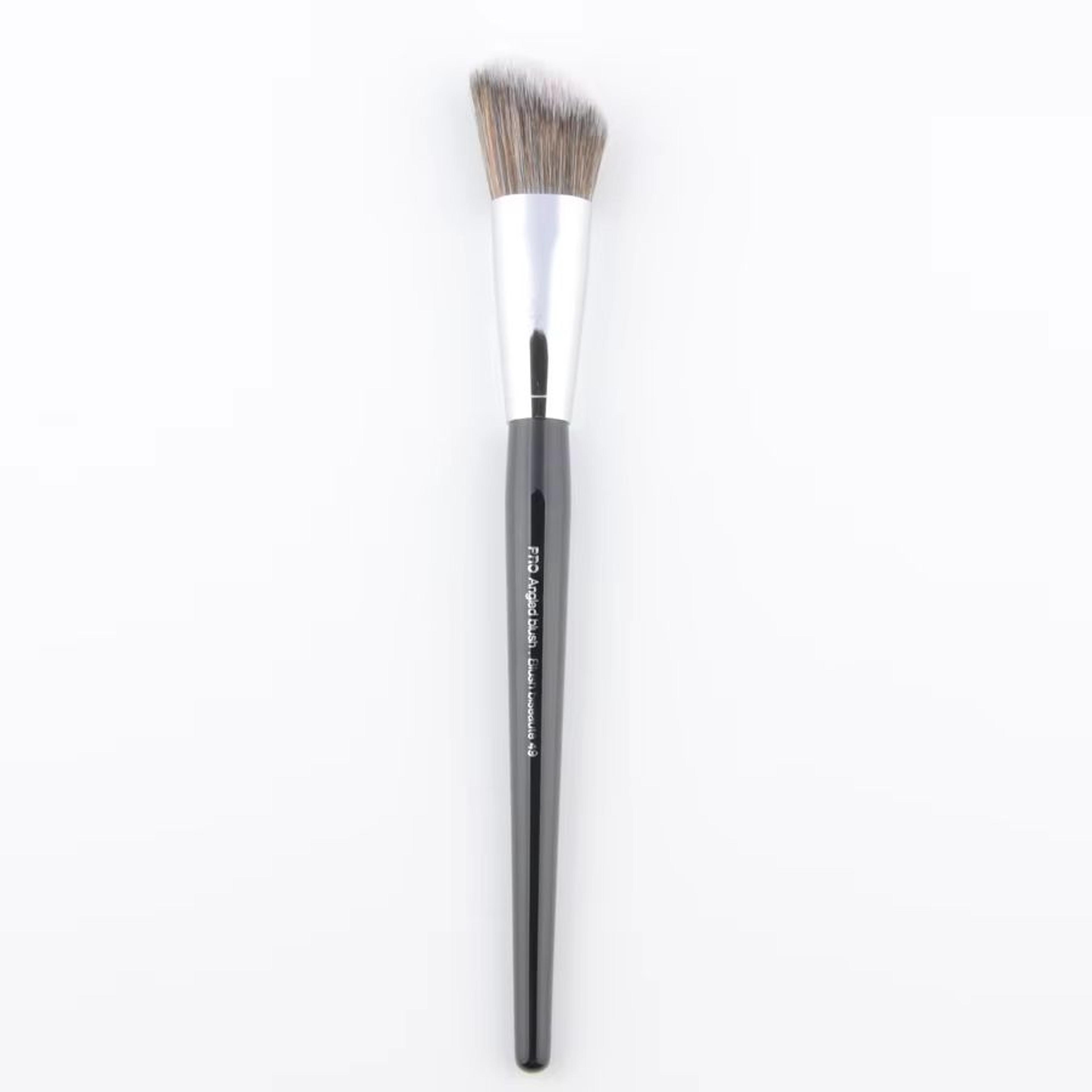 pro angled no.49 blush brush with wood handle – precision angled makeup brush for powder, contour & blending