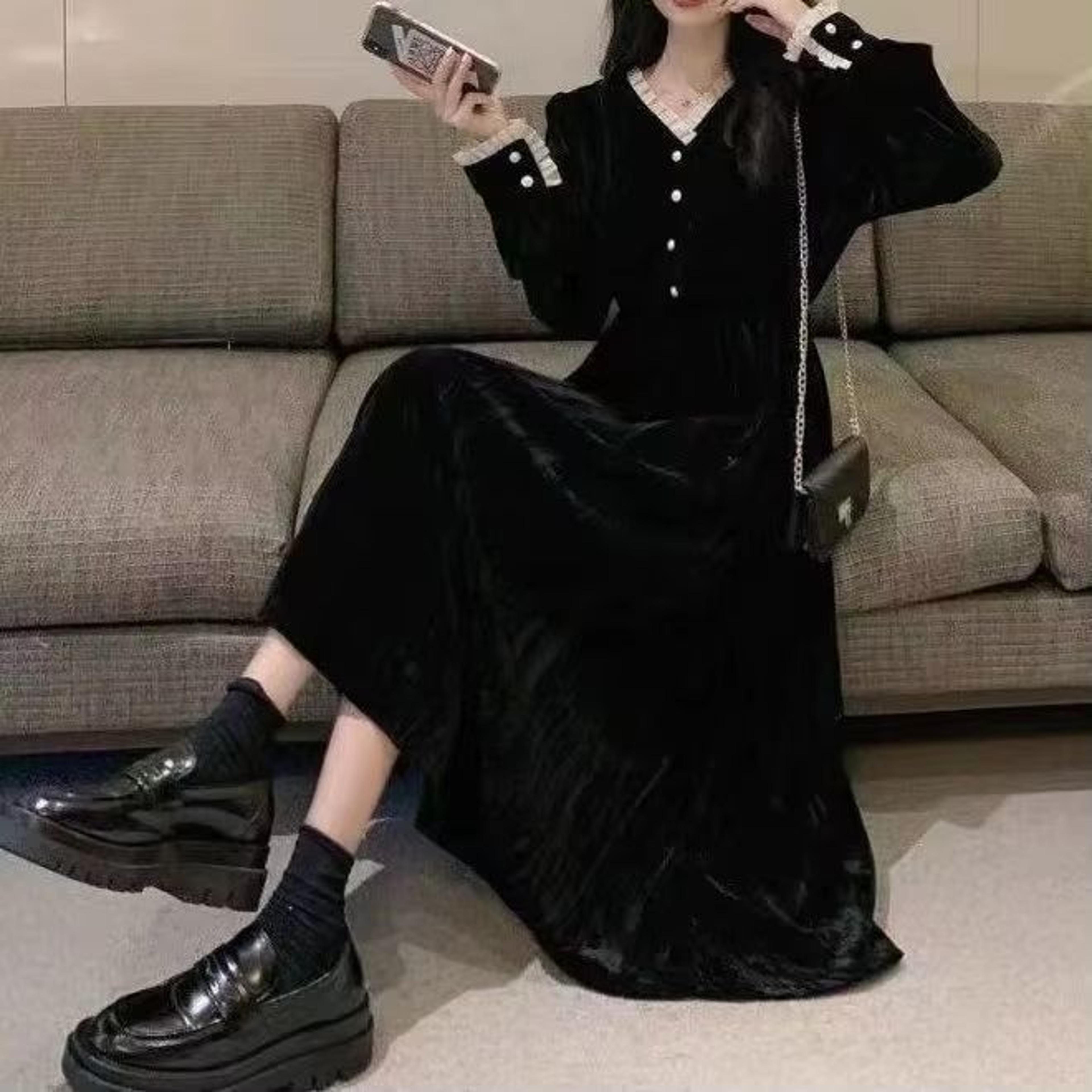 French Retro Velvet V Neck Dress Hepburn Style Black Velvet Dress Elegant Slim Long Velvet Dress 1