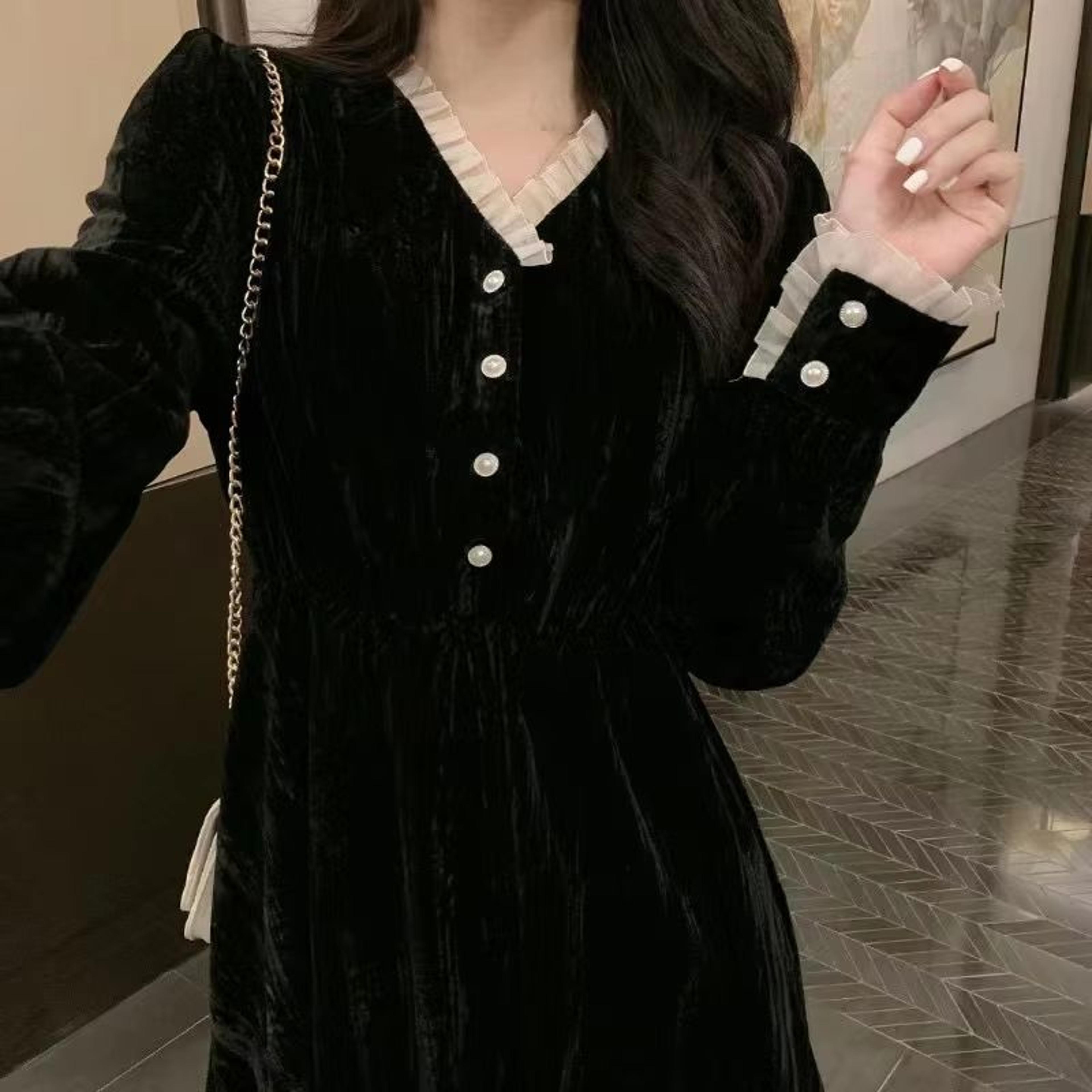 French Retro Velvet V Neck Dress Hepburn Style Black Velvet Dress Elegant Slim Long Velvet Dress 4