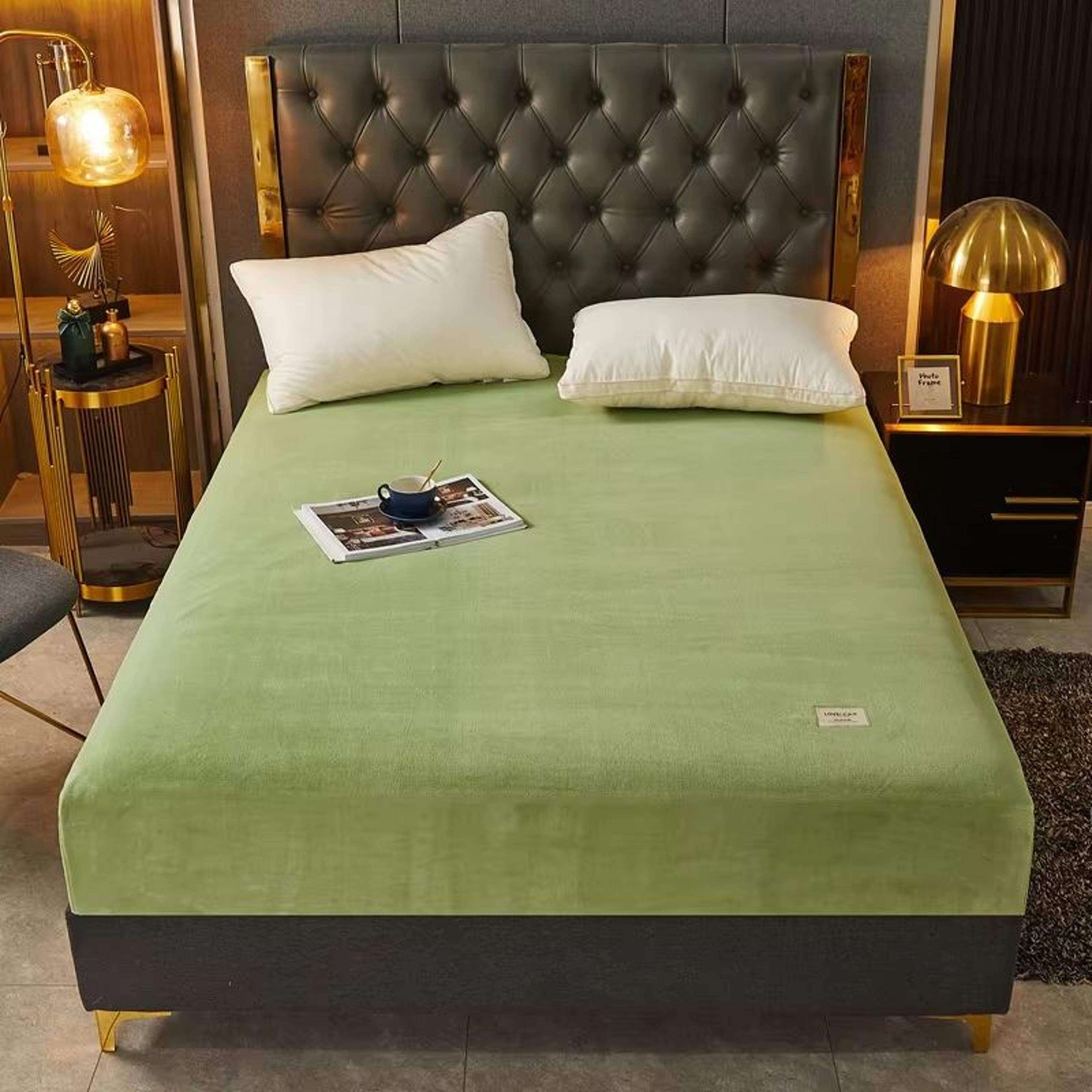 Soft Velvet Fitted Sheet Non Slip Elastic Mattress Cover Warm Plush Bed Protector 1