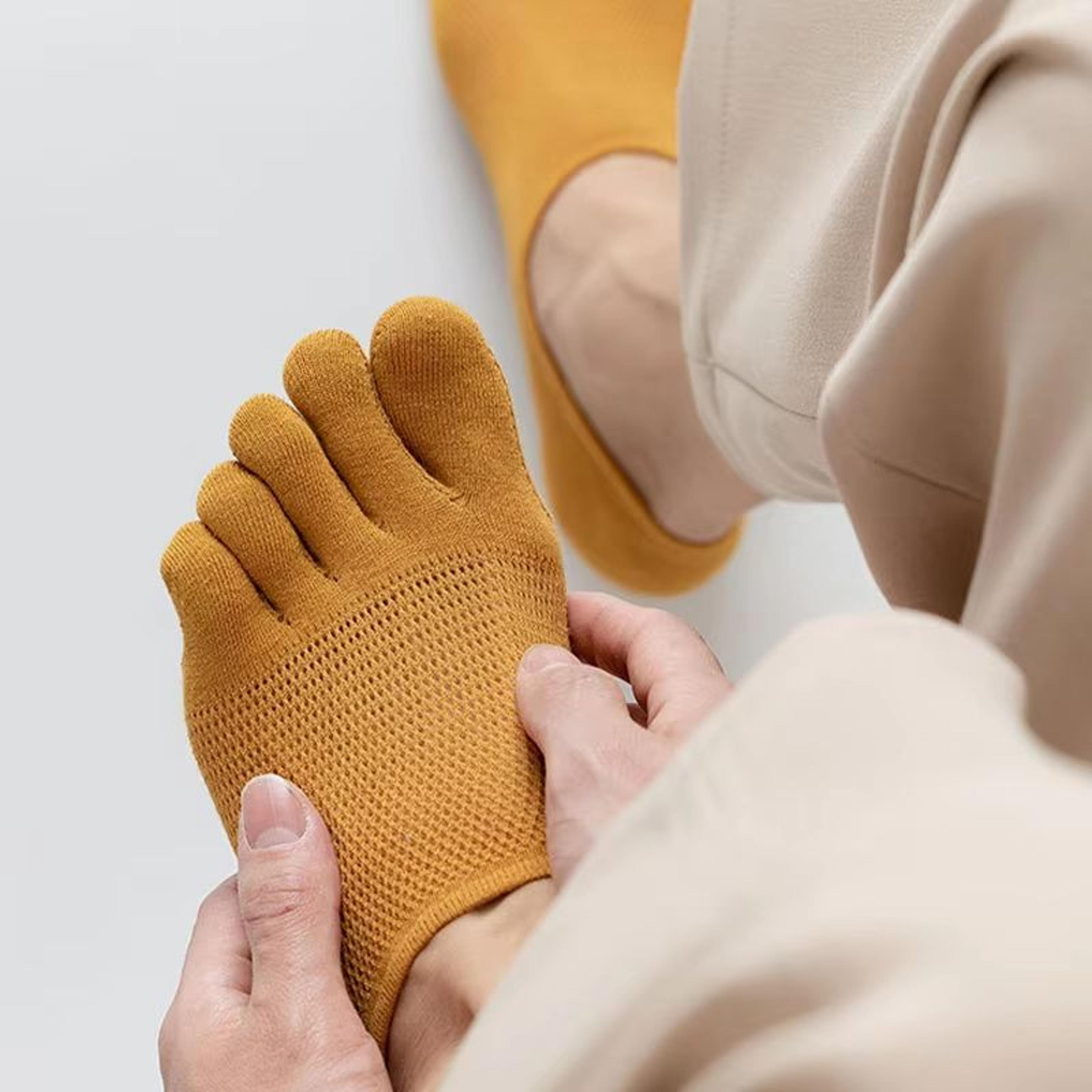 Mens Five Toe Socks Breathable Sweat Absorbing Odor Resistant Finger Socks Set 1