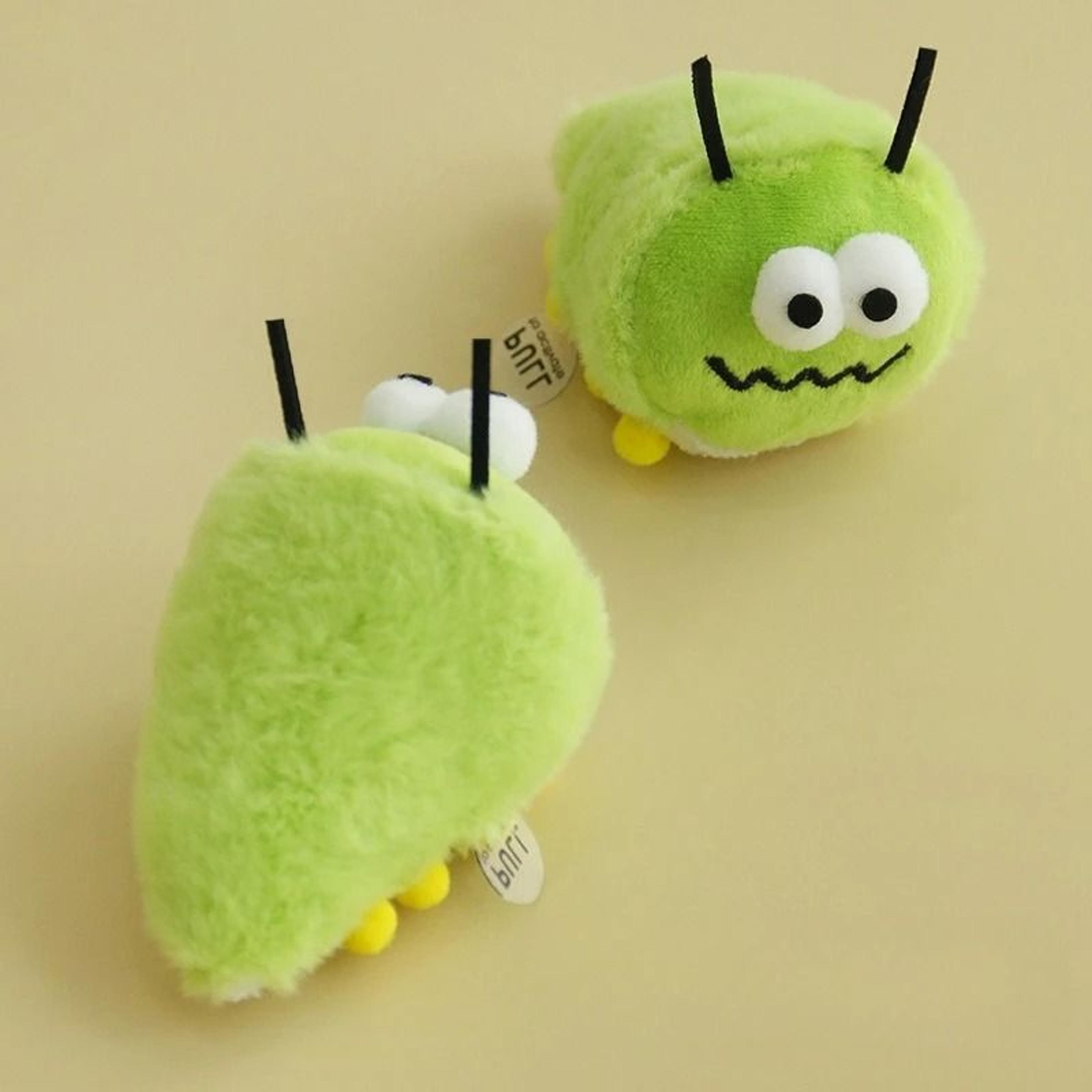 Cute Green Bug Catnip Plush Toy For Interactive Chewing Kicking  Play 1