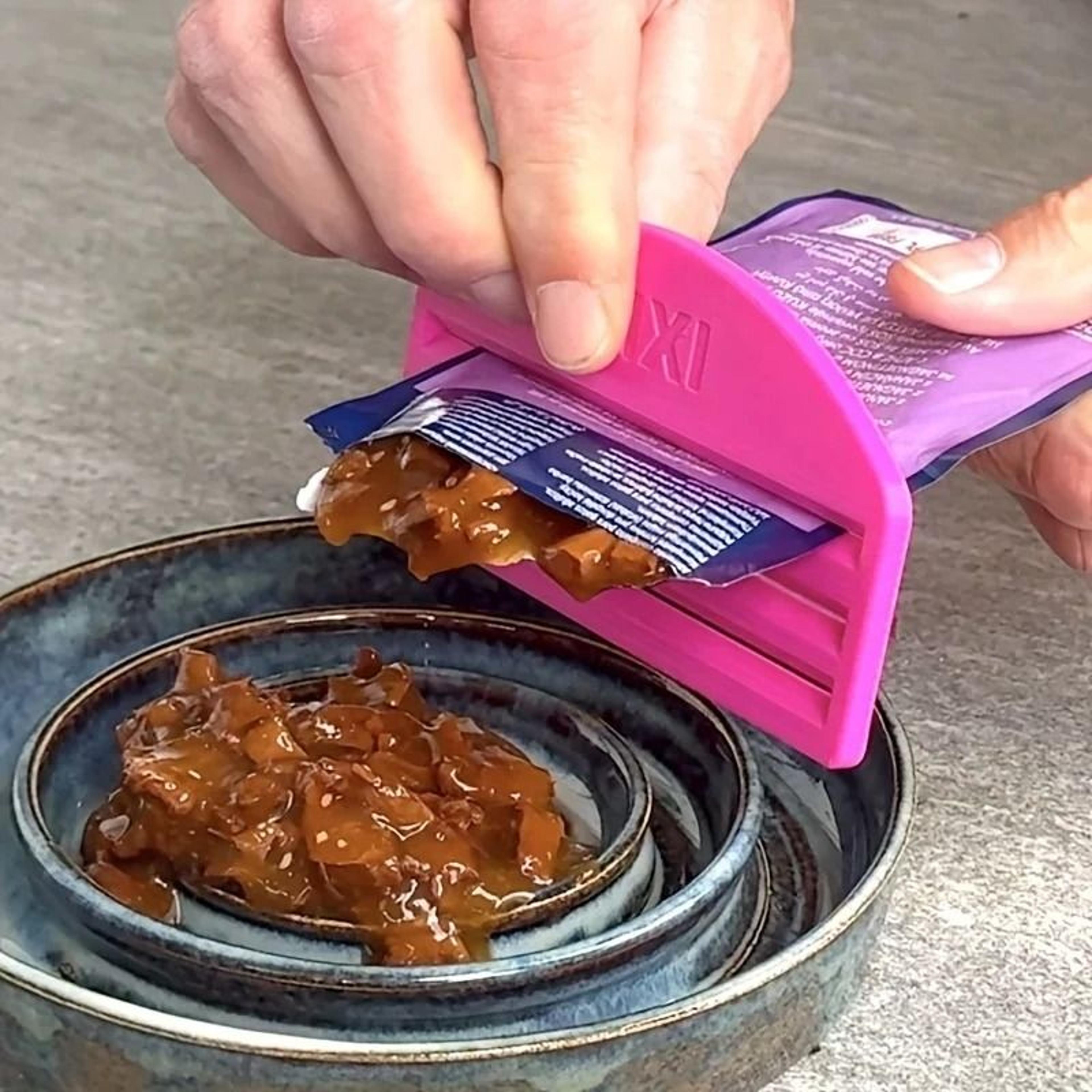 Zero Waste Cat Food Squeezer Feeding Tool 0