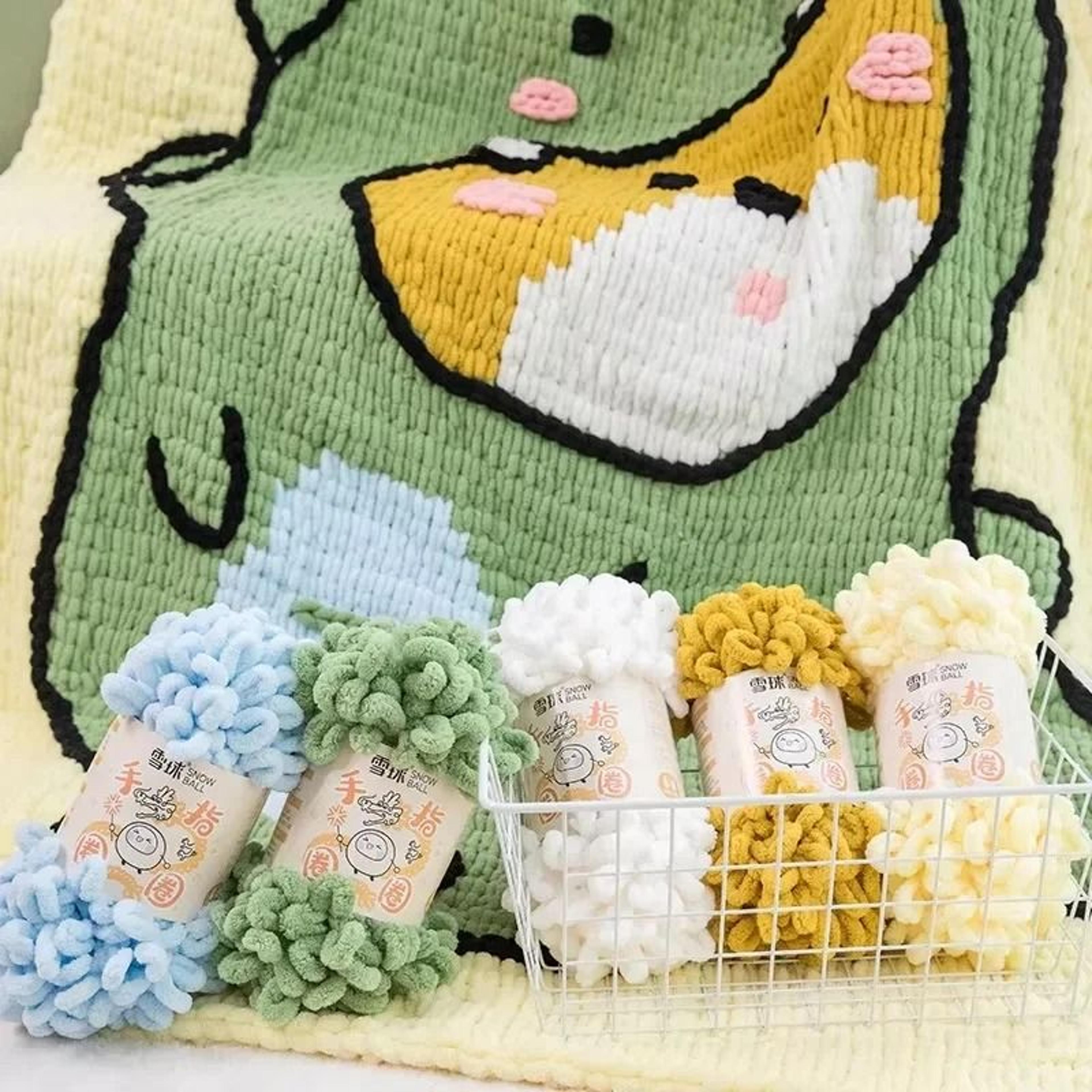 Finger Loop Puffy Yarn For Hand Knitting Blankets Pillows And DIY Crafts 2