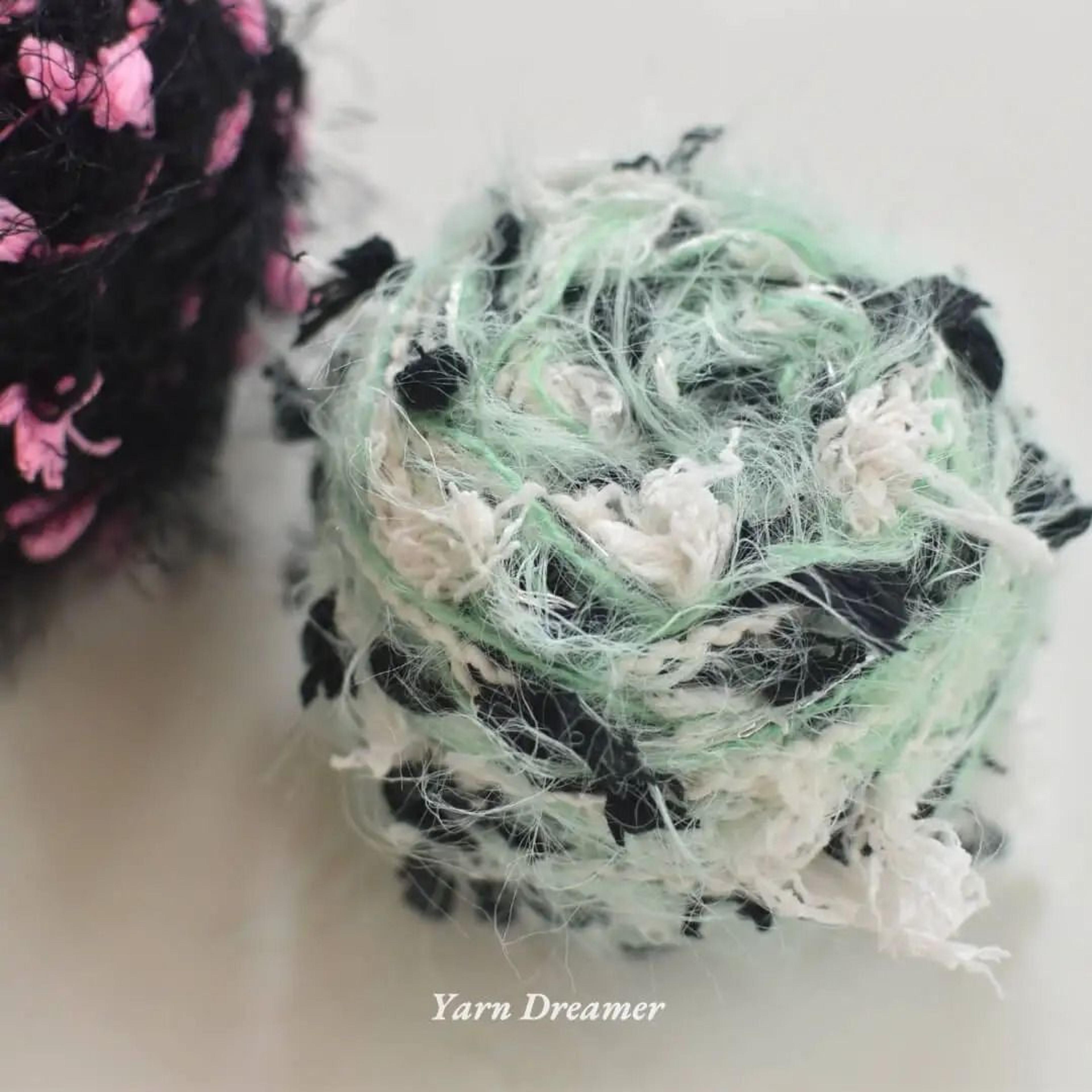 Fairy Plush Chunky Yarn Soft Fancy Knitting  Crochet Yarn For Scarves Sweaters Plush Toys  DIY Craf 2