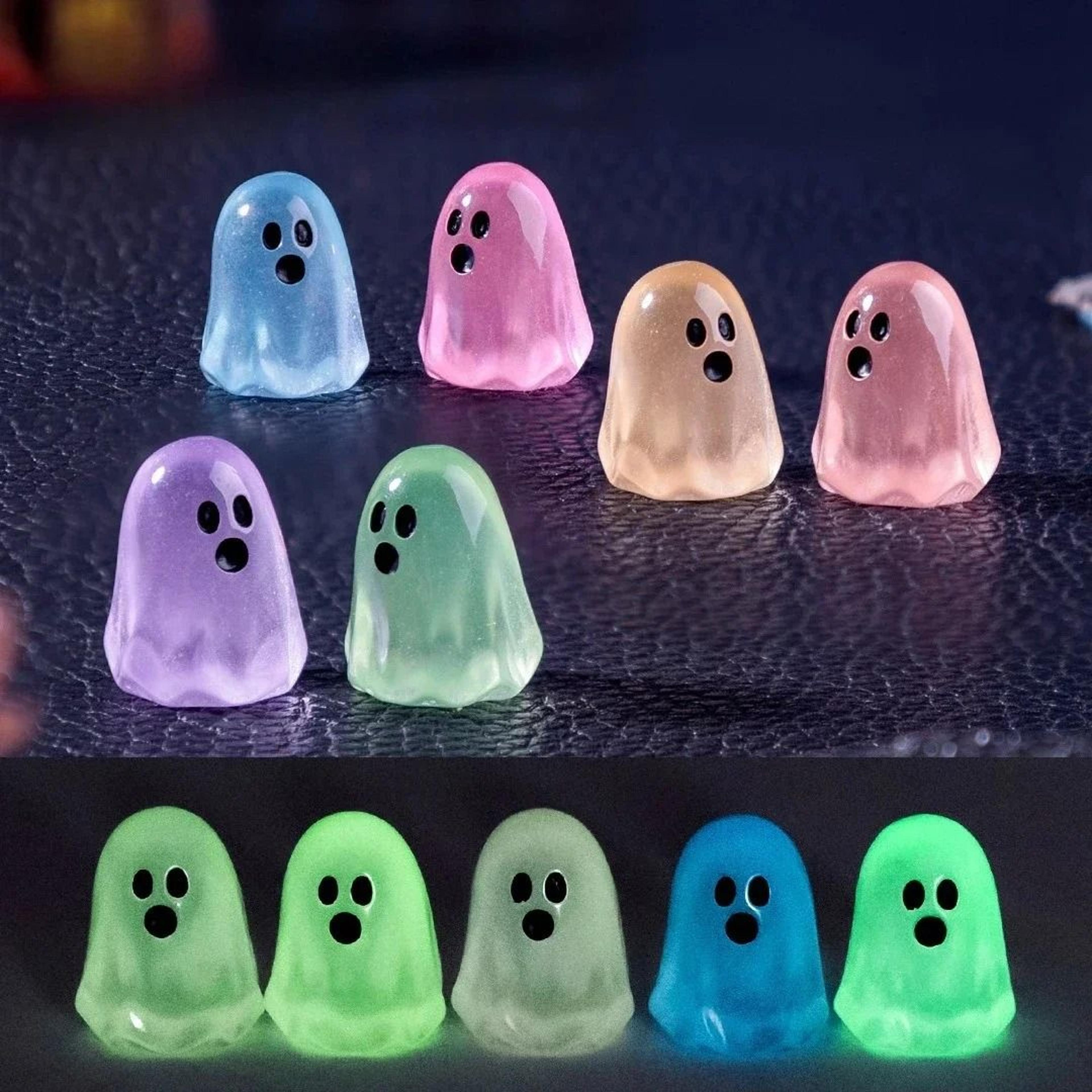 Glow In The Dark Mini Ghost Halloween Figures 5