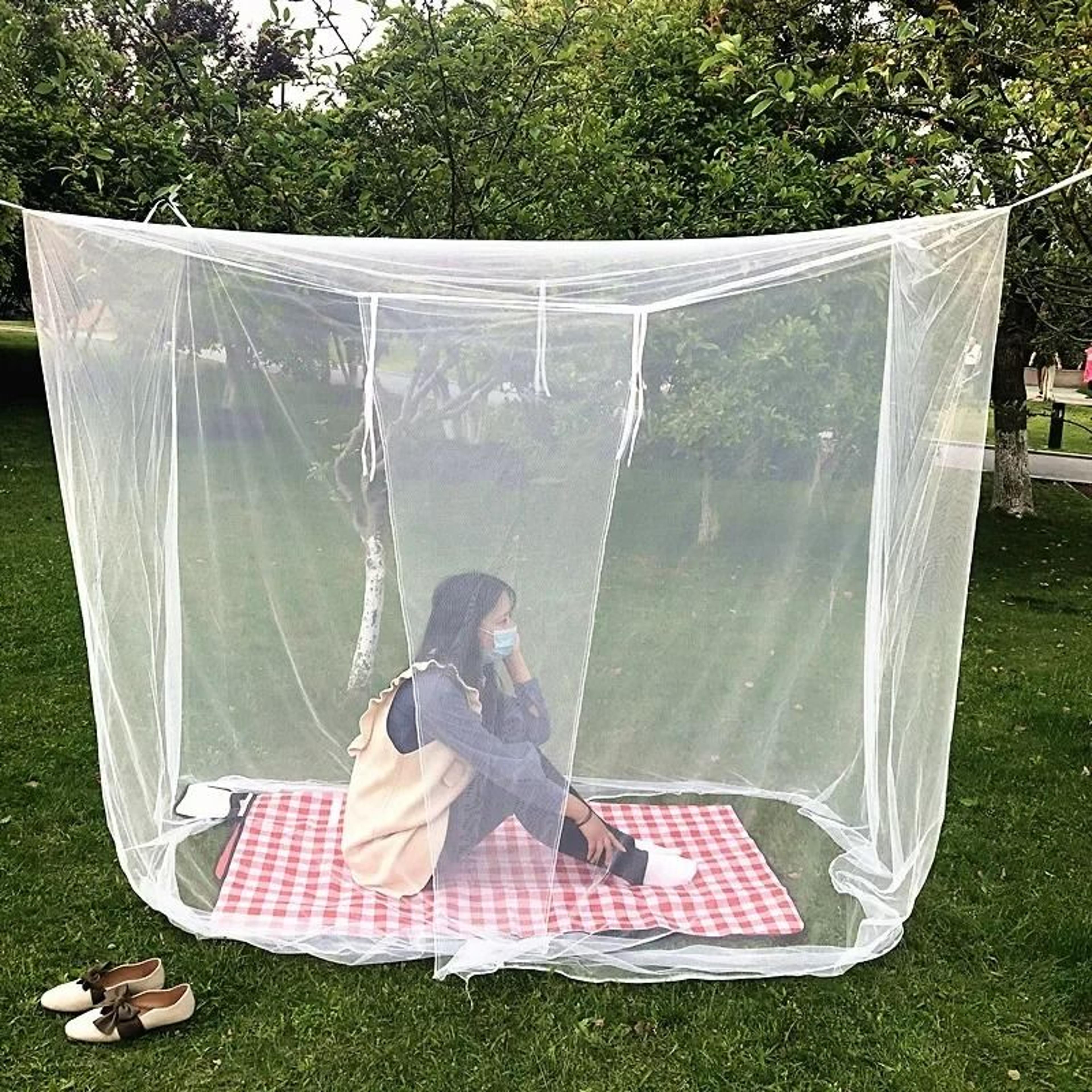 Lightweight Foldable Camping Mosquito Net For Outdoor Sleeping 3