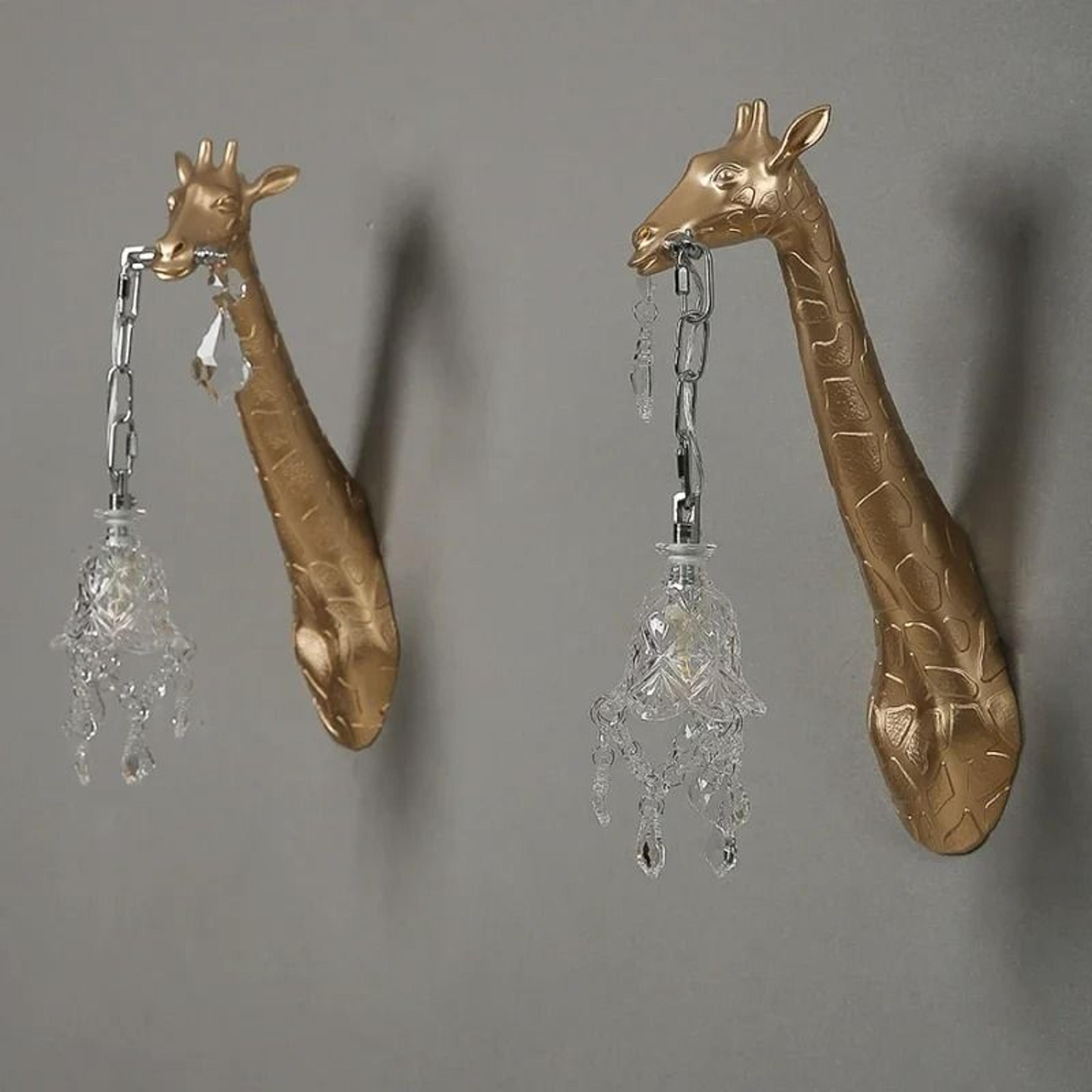 Golden Giraffe Resin Wall Sconce 1