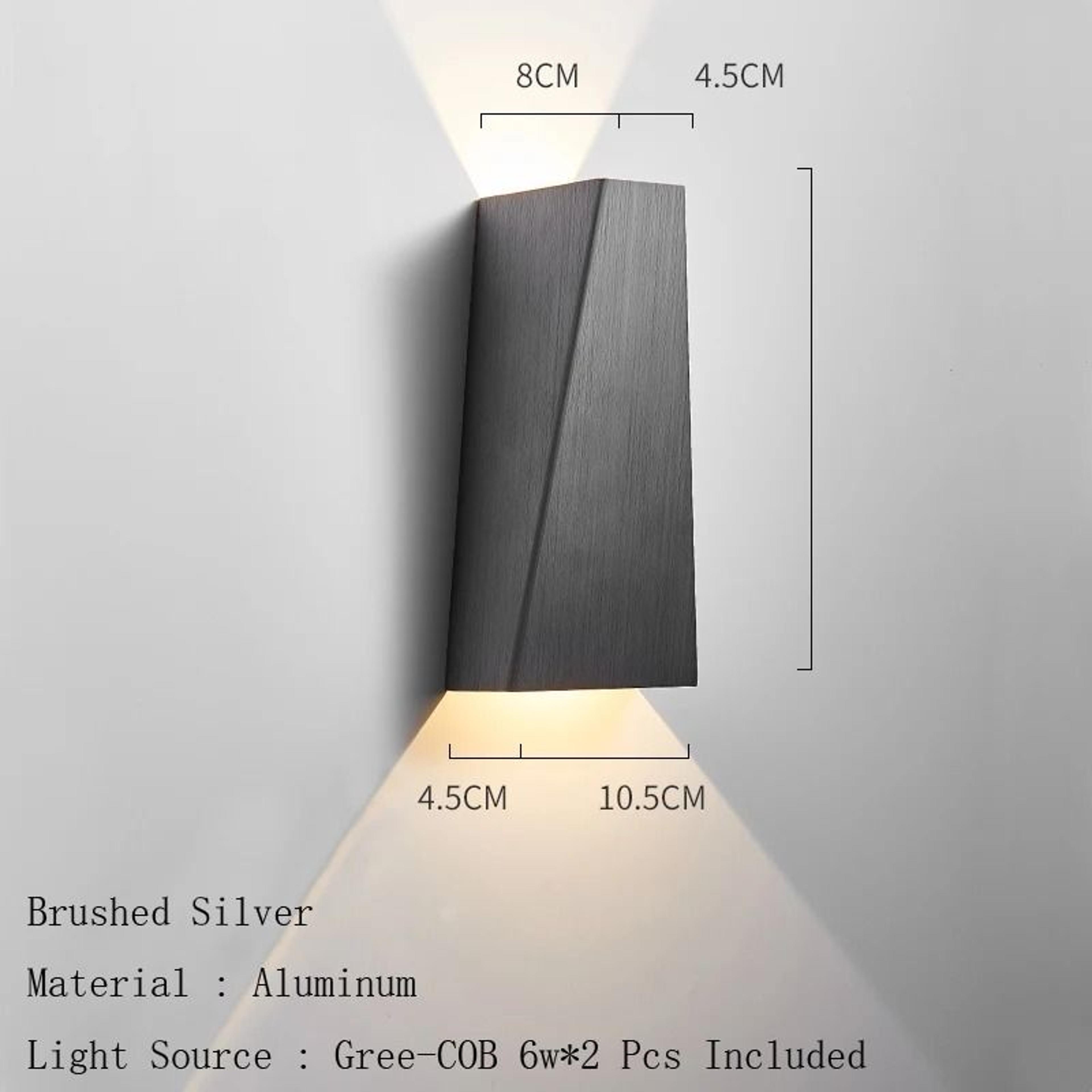 Lustrous Gold Minimalist Wall Sconce 8
