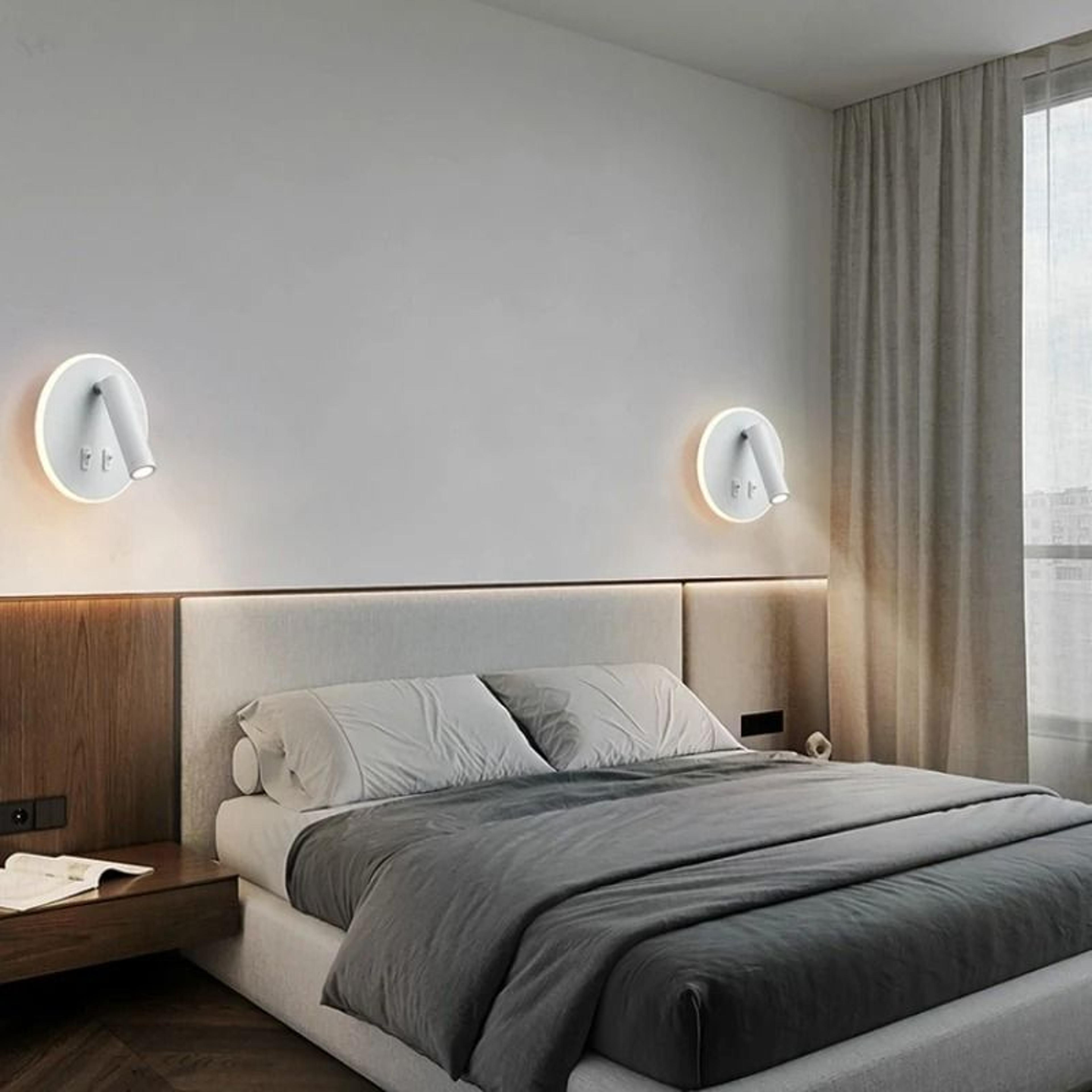 LumaFlex USB Reading Sconce 3