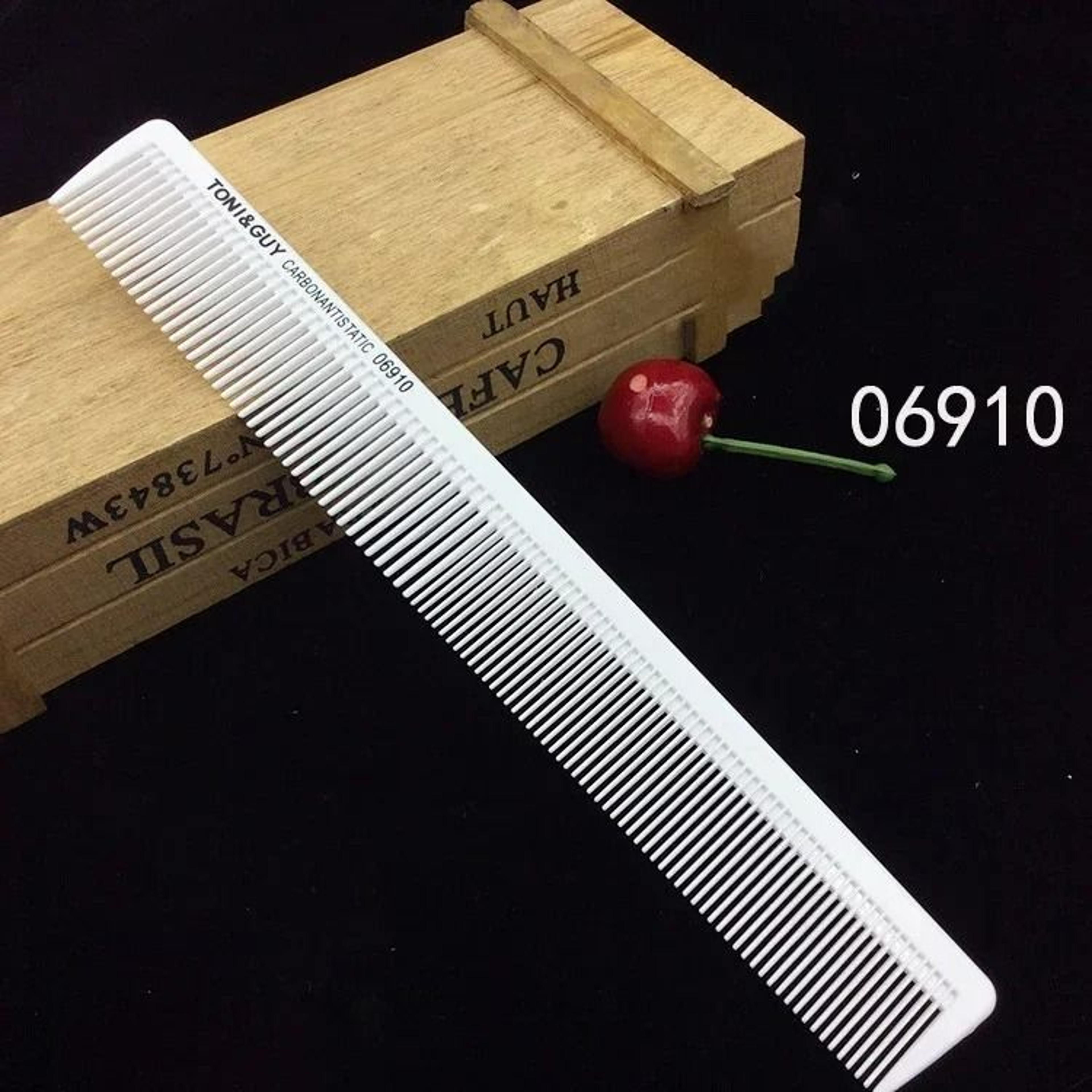 CarbonGlide Professional Cutting Comb 13