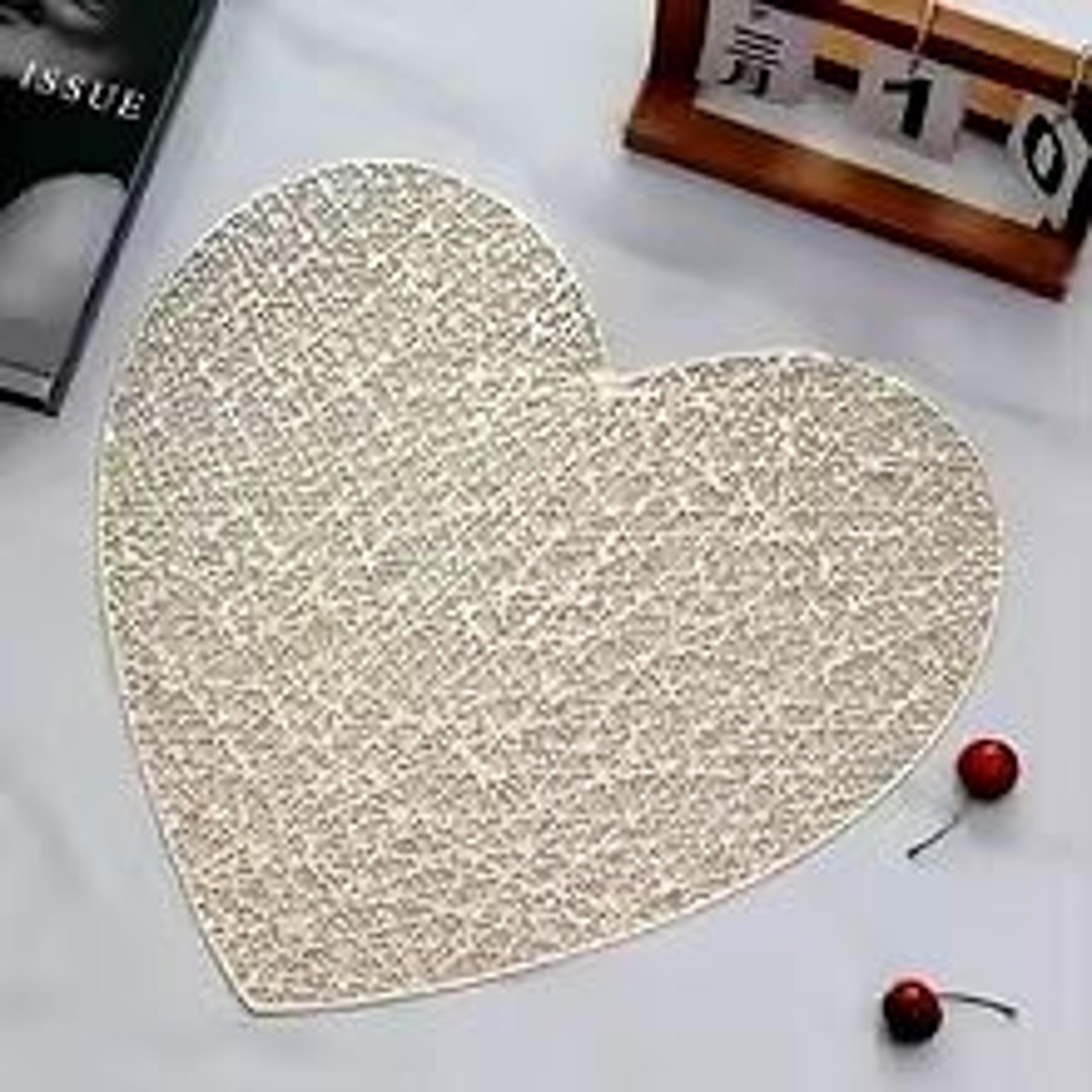 LuxeWeave Round Placemats 8