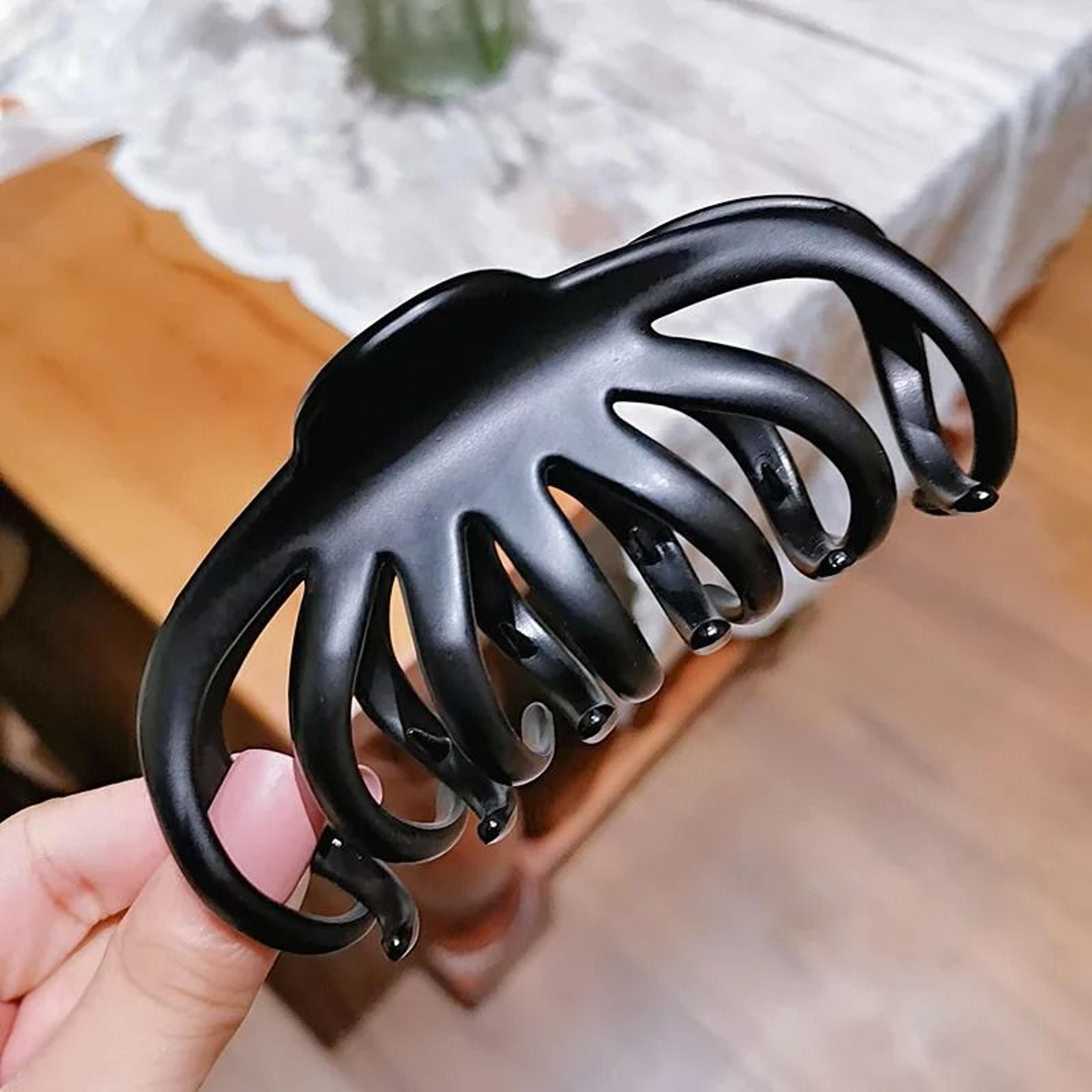 LunaGrip Large Hair Claw 8