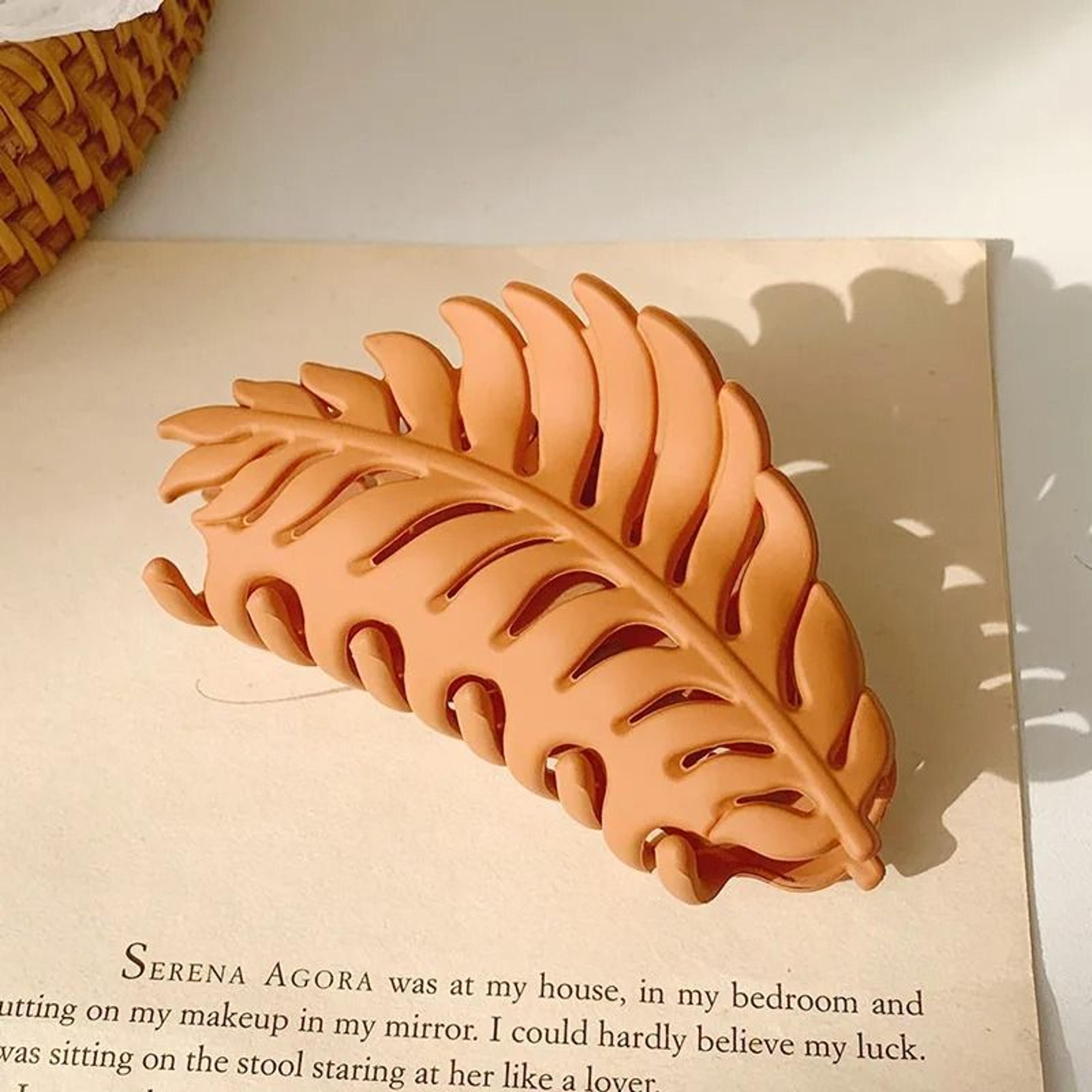 LeafTwist Ponytail Hair Claw 6