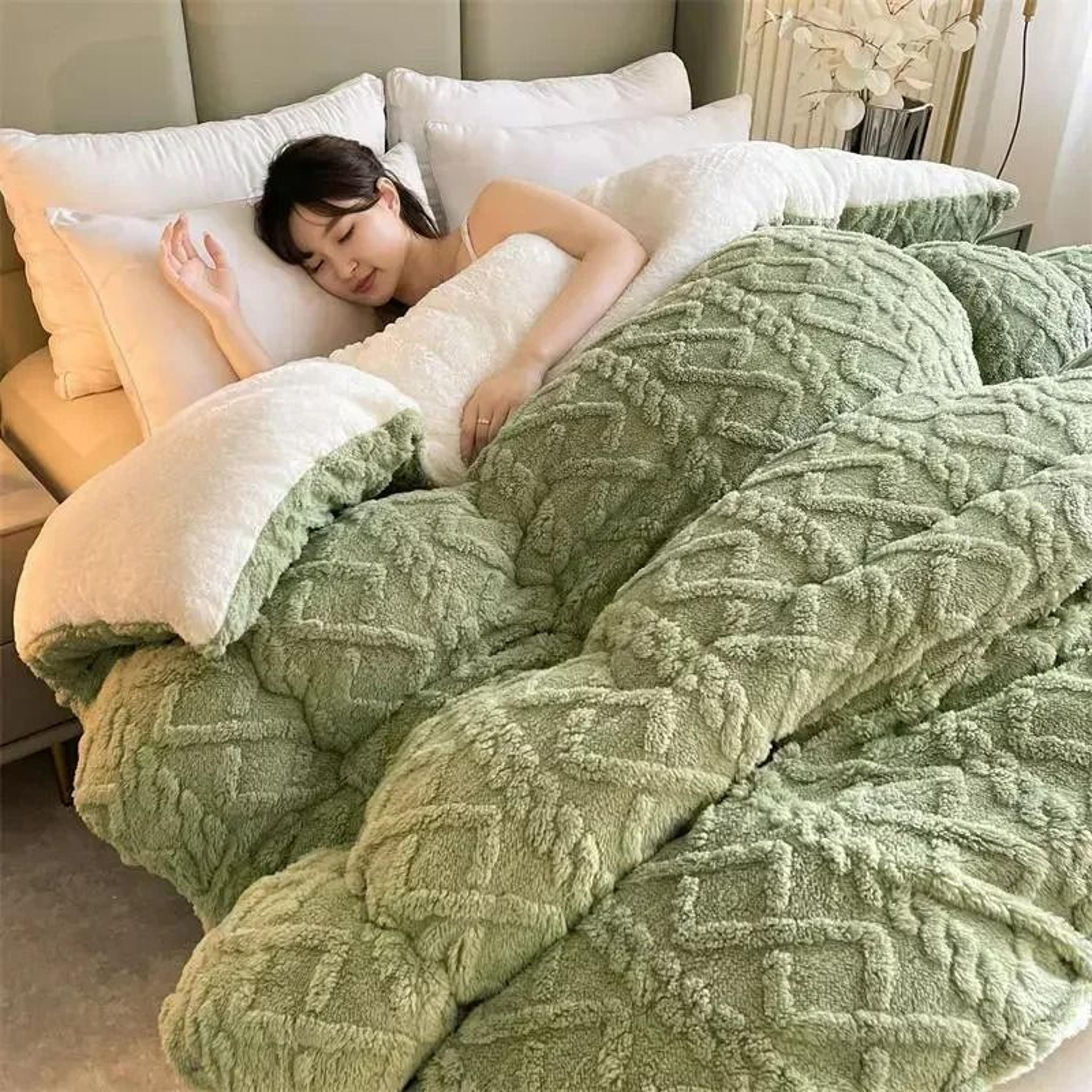CloudHaven Thick Winter Blanket 9