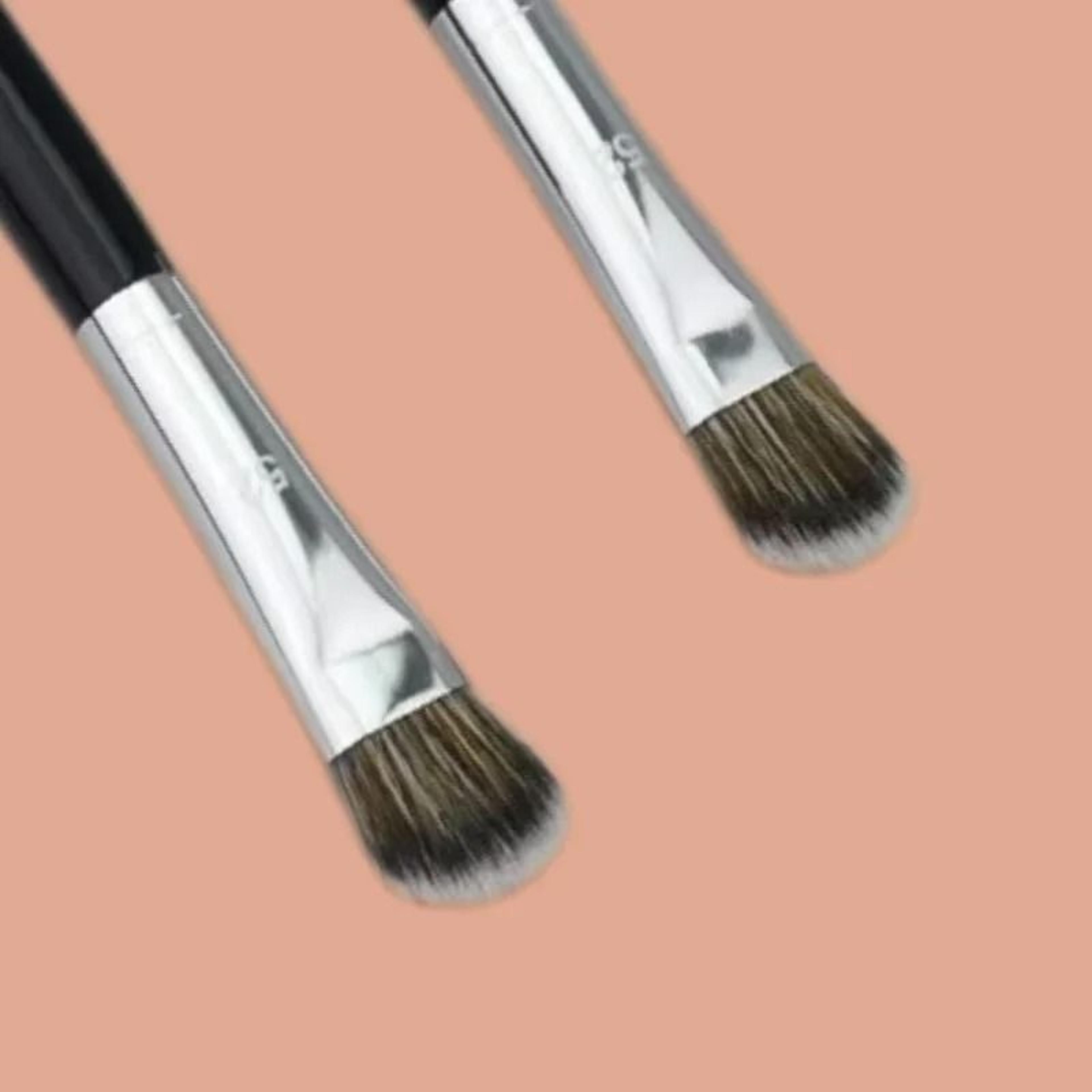 SoftSweep Precision Concealer Brush 7