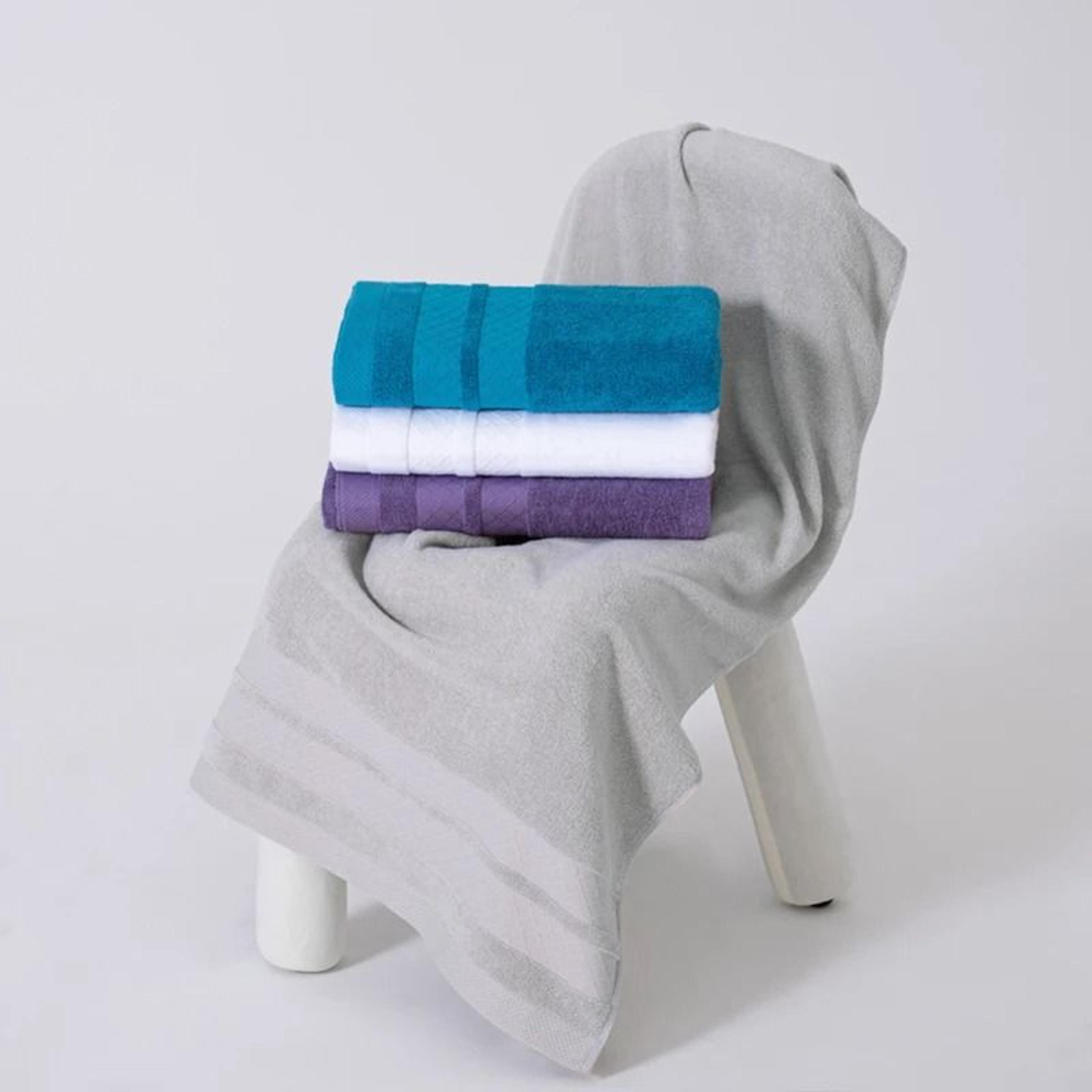 LuxeCloud Premium Cotton Bath Towel 2