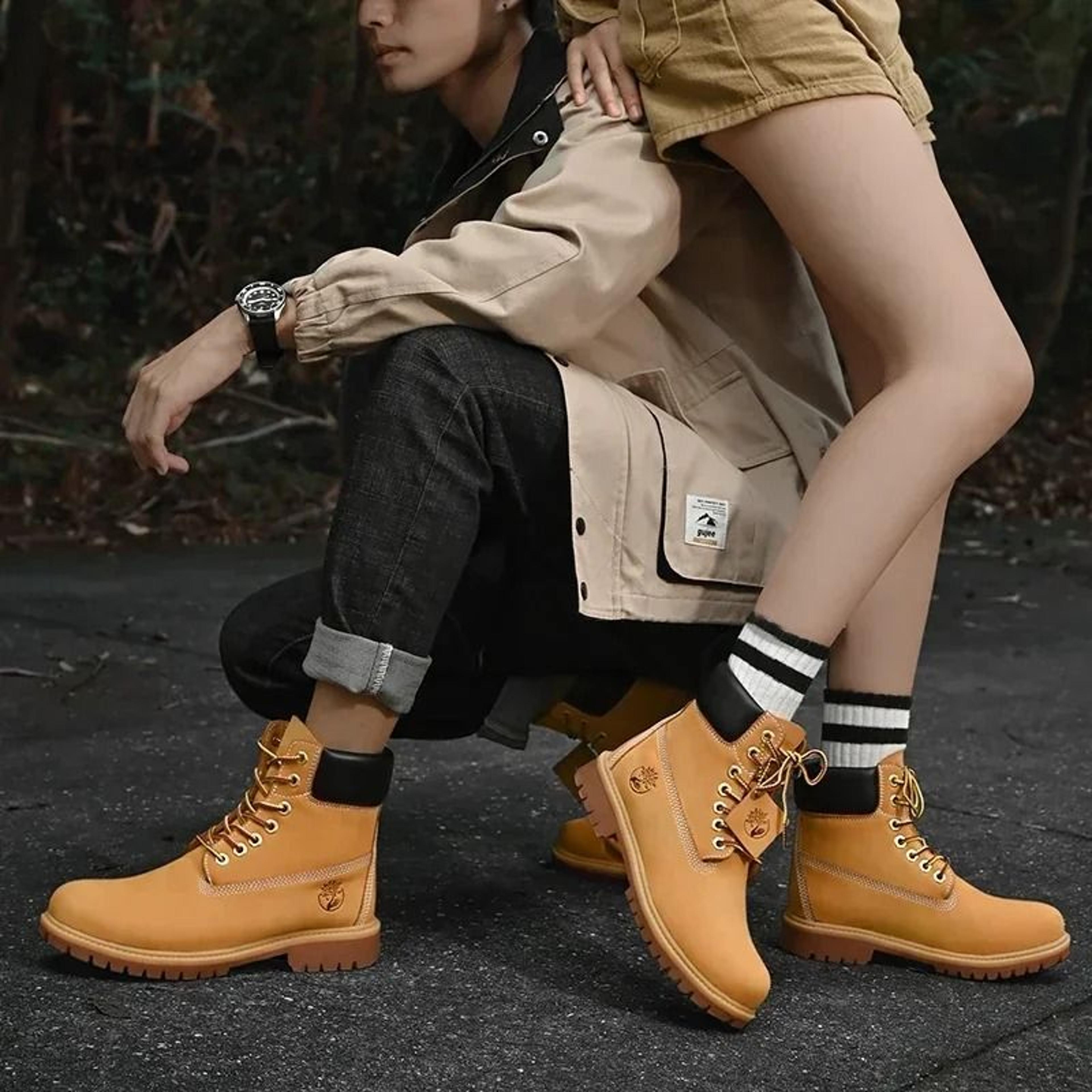 Men High Top Lace Up Casual Boots Lightweight Non Slip Ankle Sneakers For Couples 3