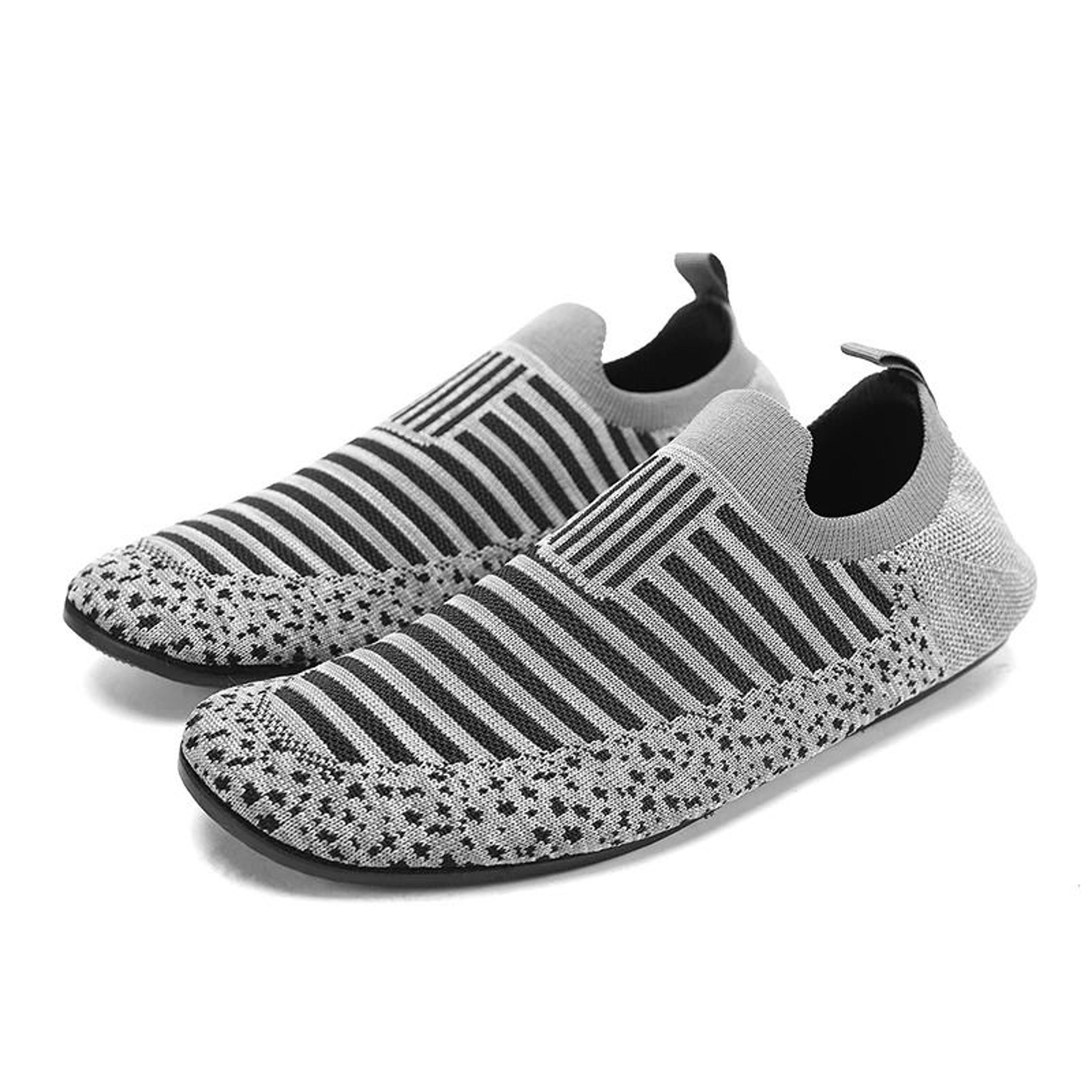 Men Comfortable Lightweight Breathable Moccasin Slippers For Casual Home Walking 4