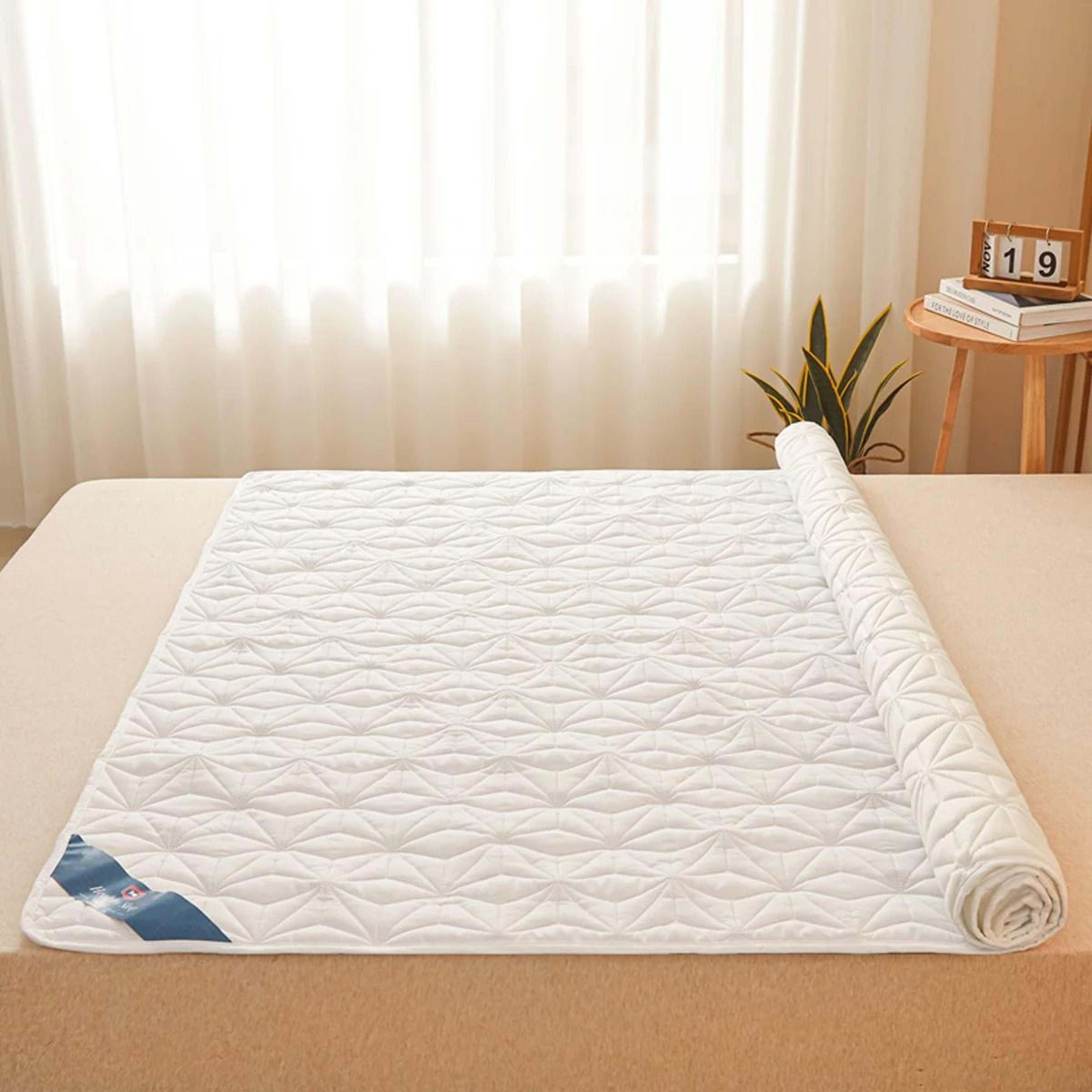 Waterproof Mattress Protector With Breathable Noiseless Cover And Elastic Corner Straps For Beds Up 4